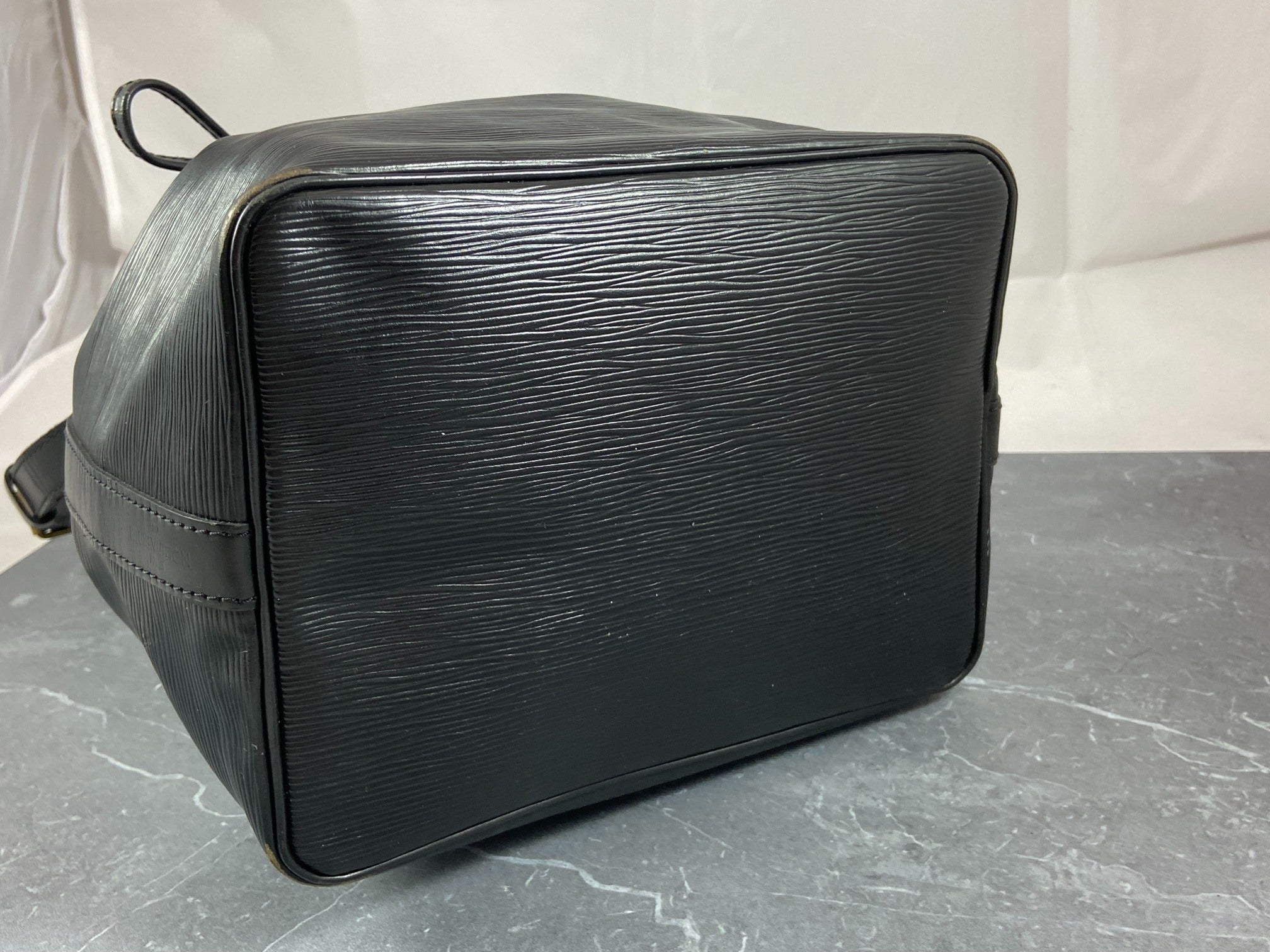 Louis Vuitton Sac Noé Petit Black Epi Leather