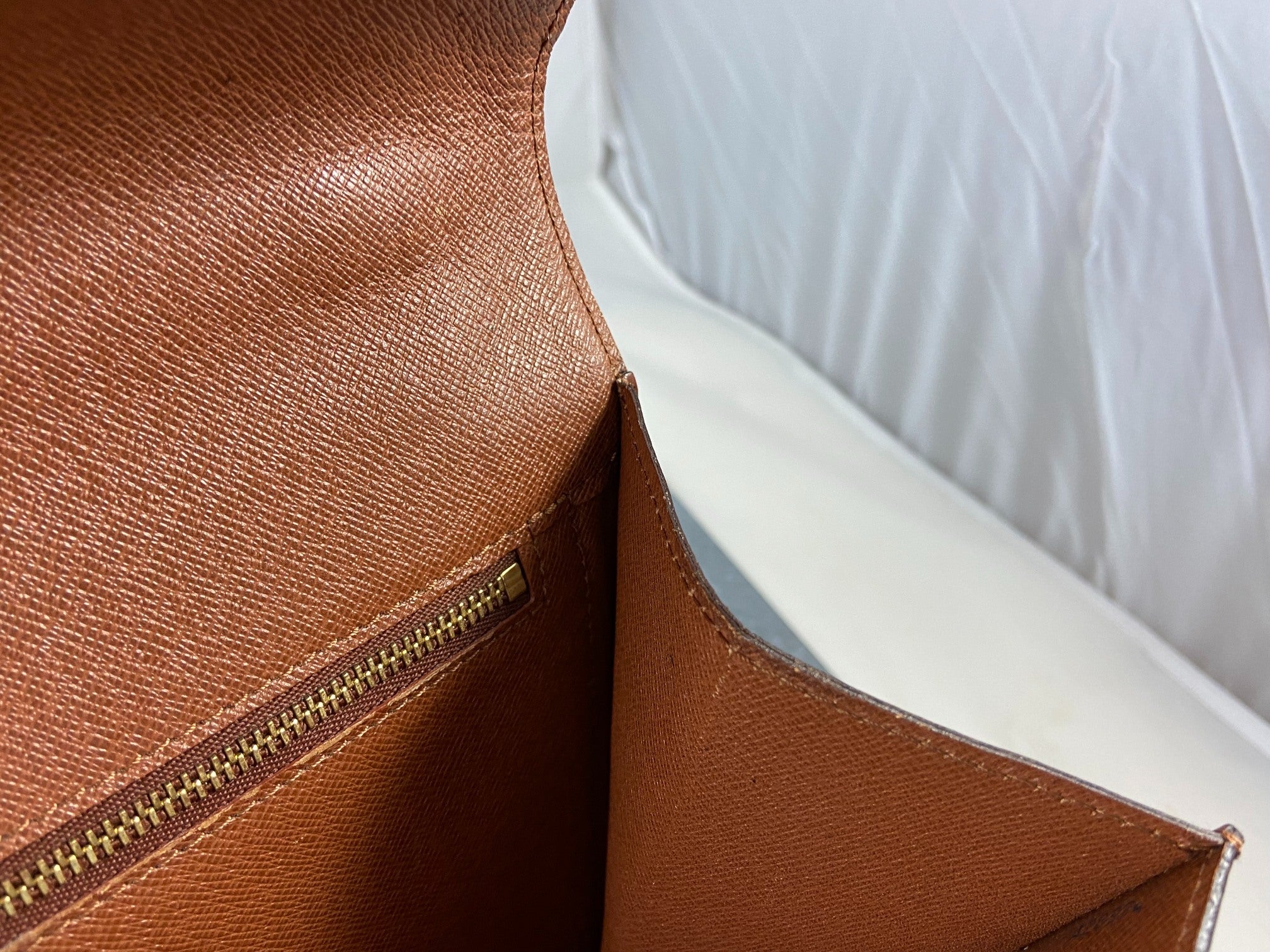 Louis Vuitton Monceau 26 Monogram Canvas