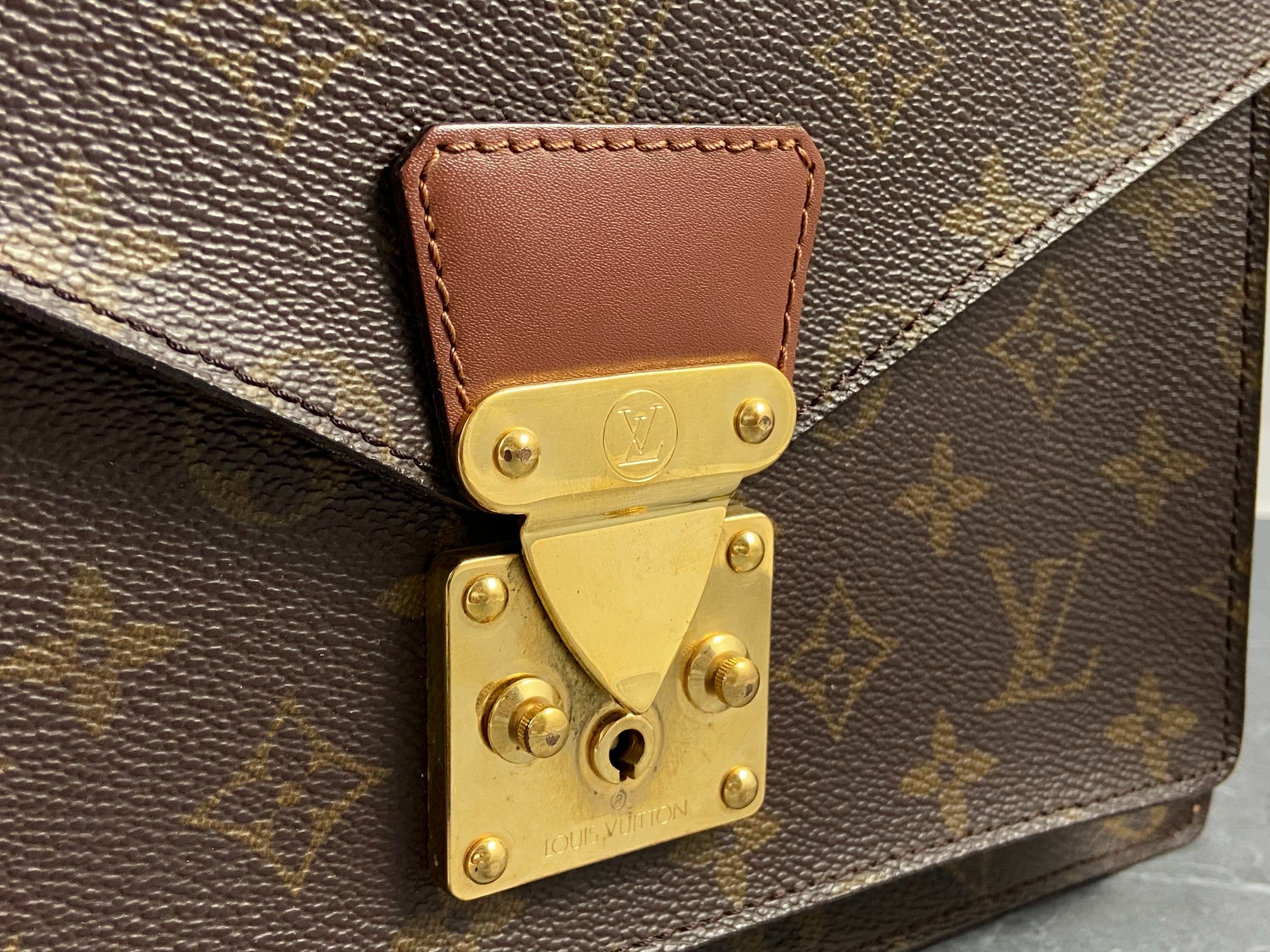 Louis Vuitton Monceau 26 Monogram Canvas