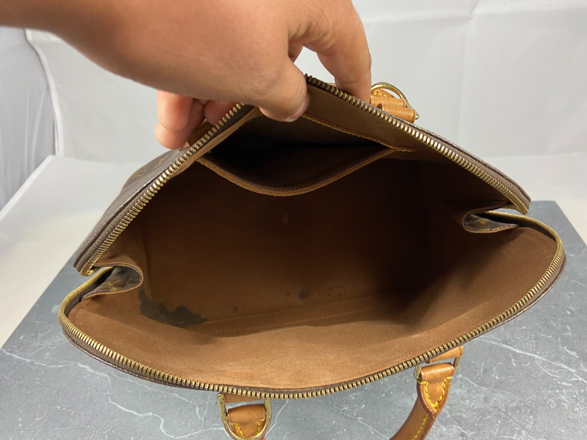 Louis Vuitton Alma PM Monogram Canvas