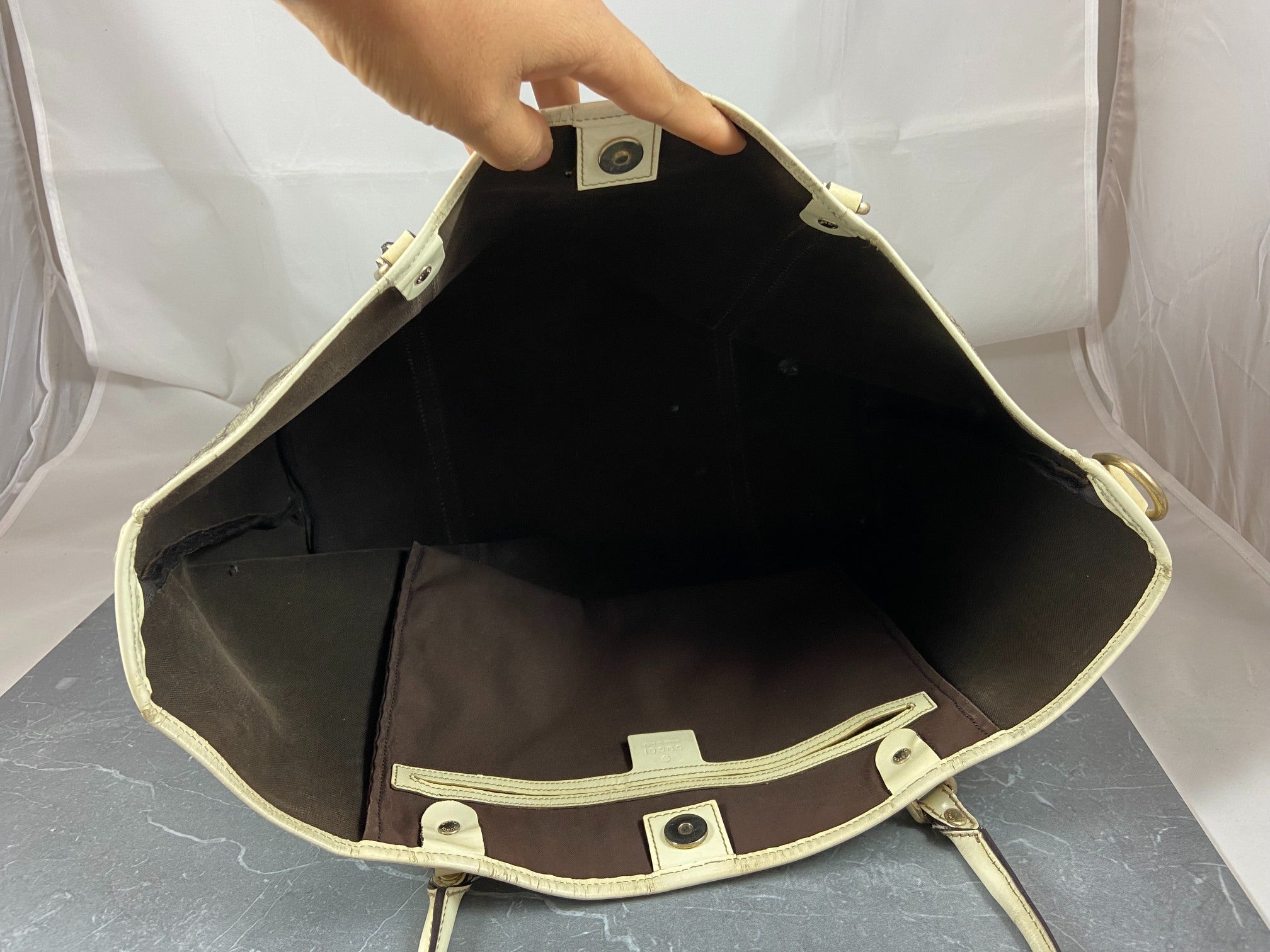 Gucci Hand / Shopper Bag Grey GG Supreme Canvas