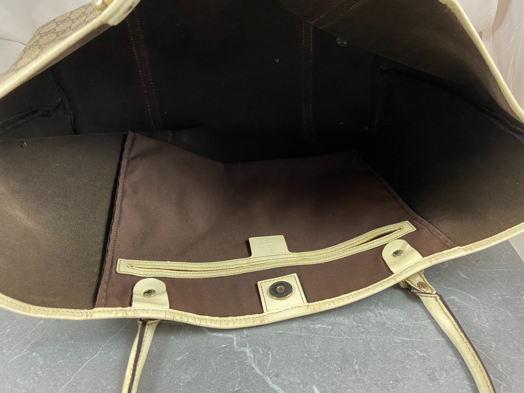 Gucci Hand / Shopper Bag Grey GG Supreme Canvas