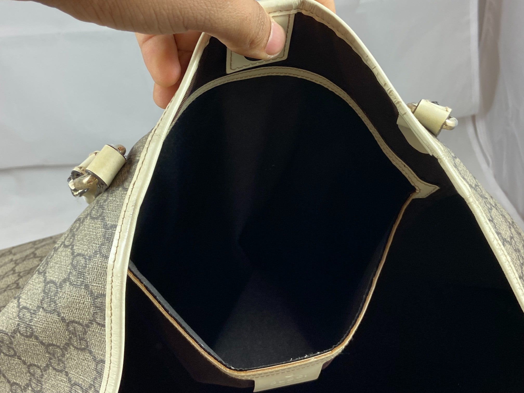 Gucci Hand / Shopper Bag Grey GG Supreme Canvas