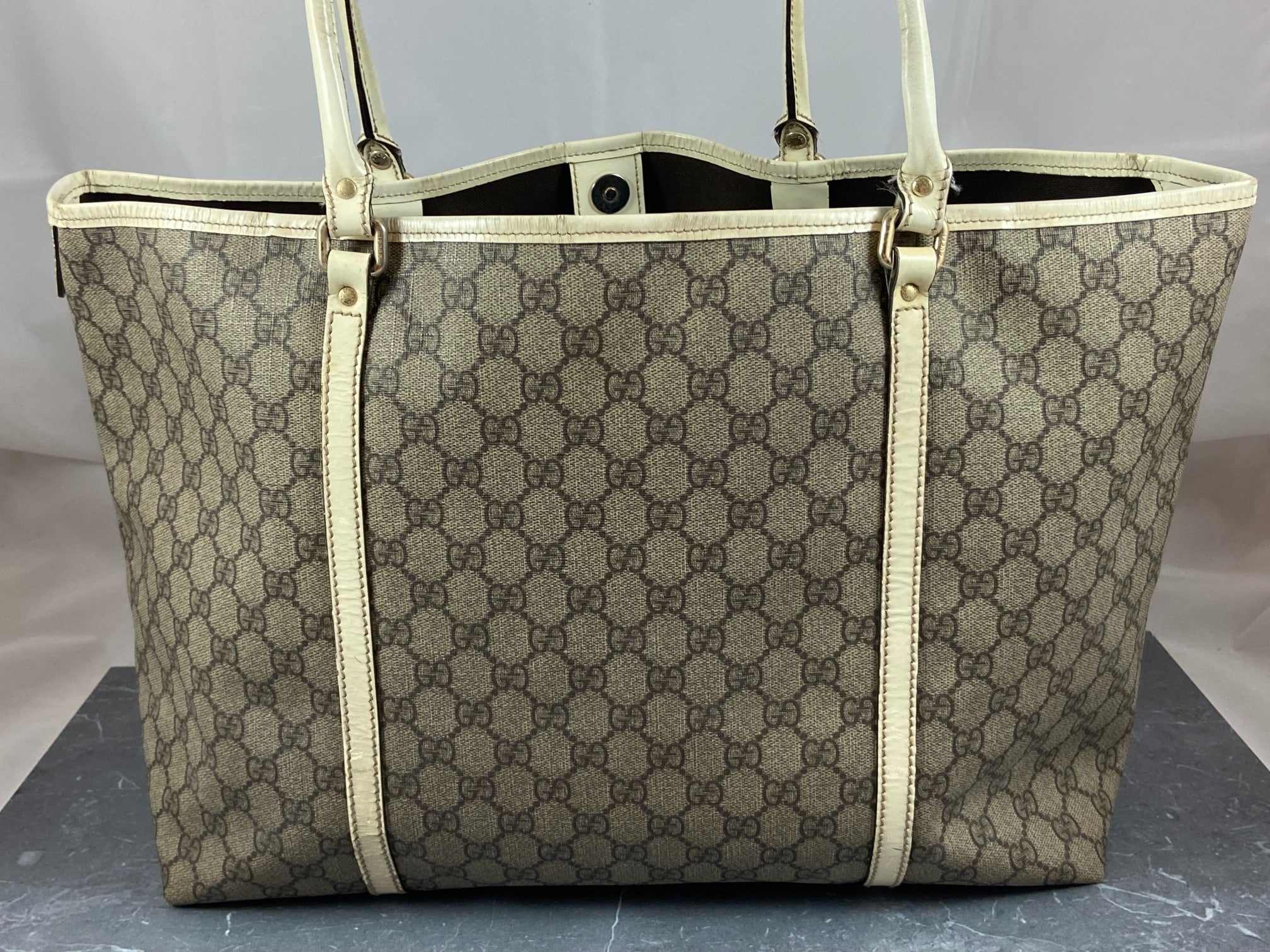 Gucci Hand / Shopper Bag Grey GG Supreme Canvas
