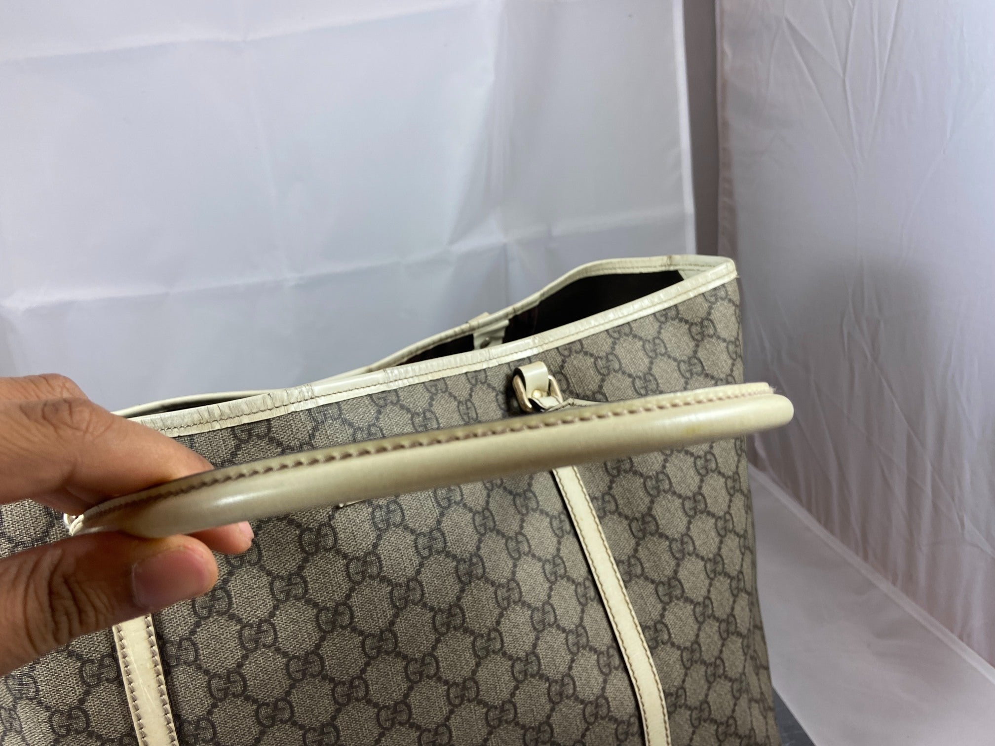 Gucci Hand / Shopper Bag Grey GG Supreme Canvas