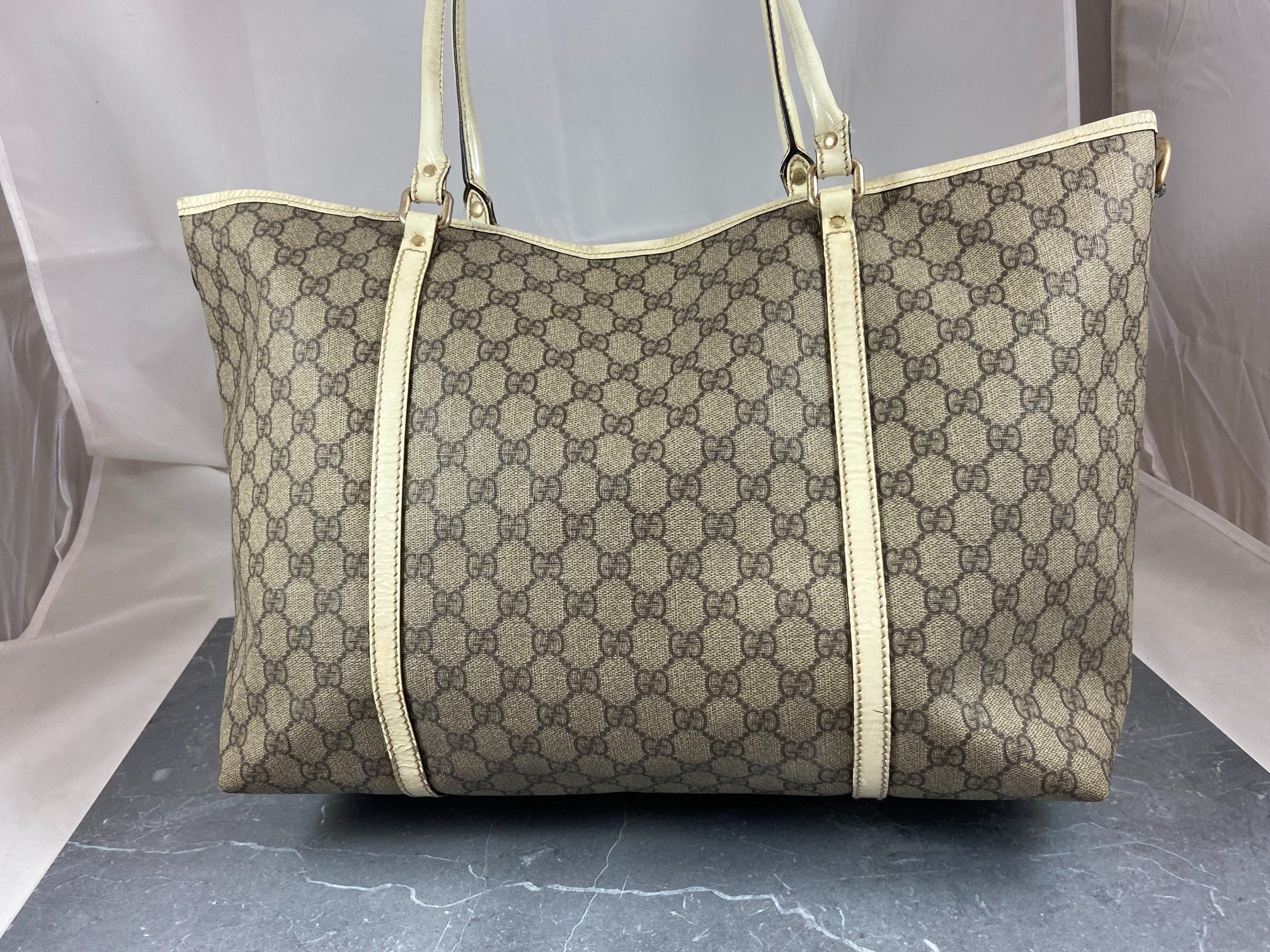 Gucci Hand / Shopper Bag Grey GG Supreme Canvas