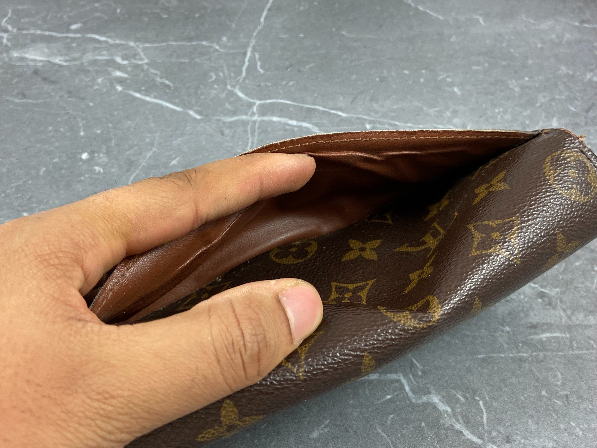 Louis Vuitton Sarah Wallet Monogram Canvas