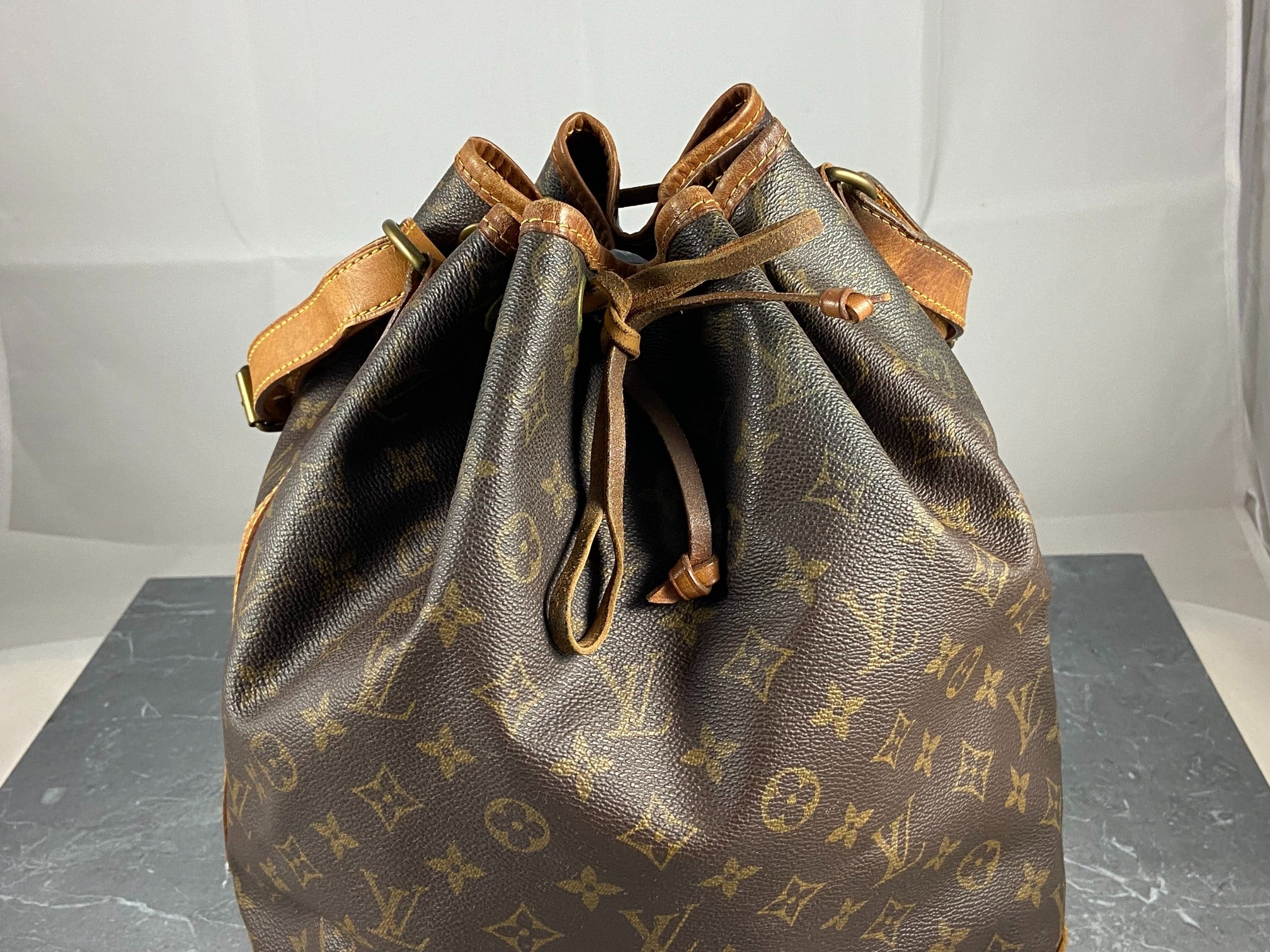 Louis Vuitton Sac Noé Grand Monogram Canvas