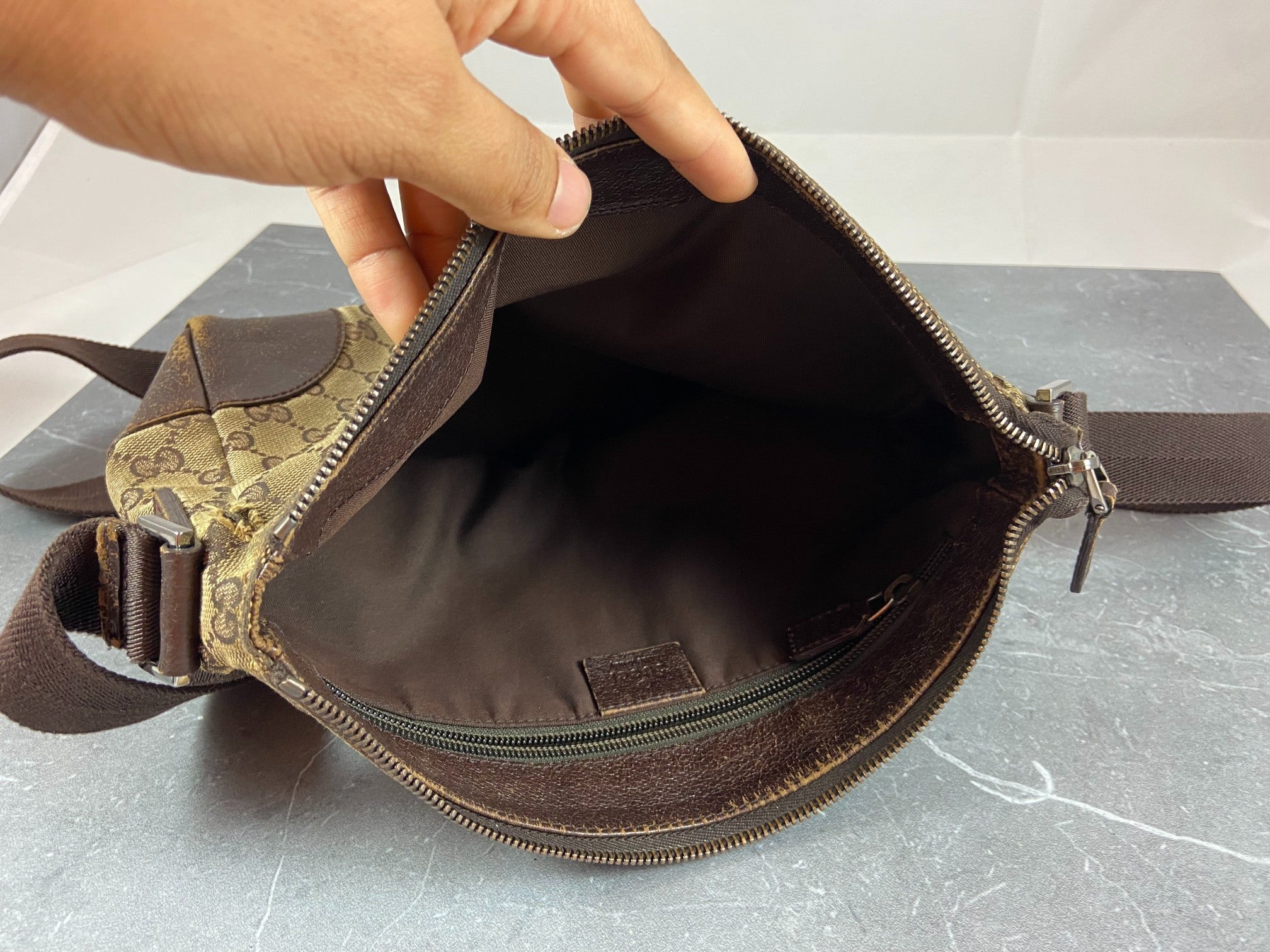 Gucci Shoulder / Messenger Bag Beige GG Monogram