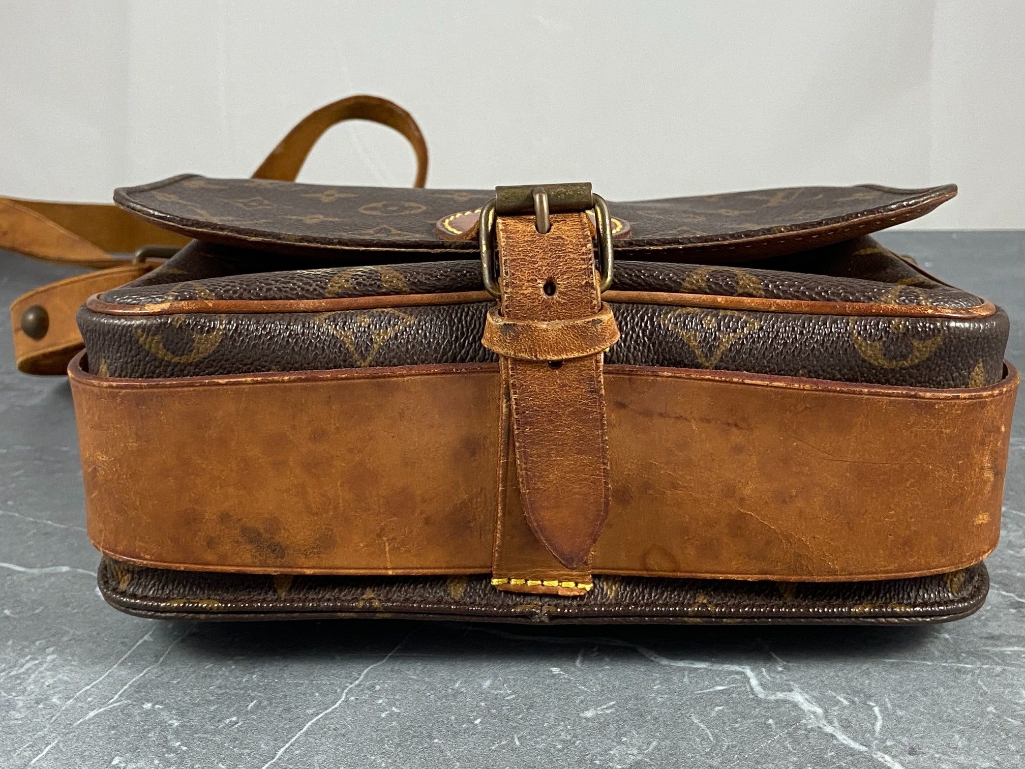 Louis Vuitton Cartouchière MM Shoulder Bag Monogram Canvas