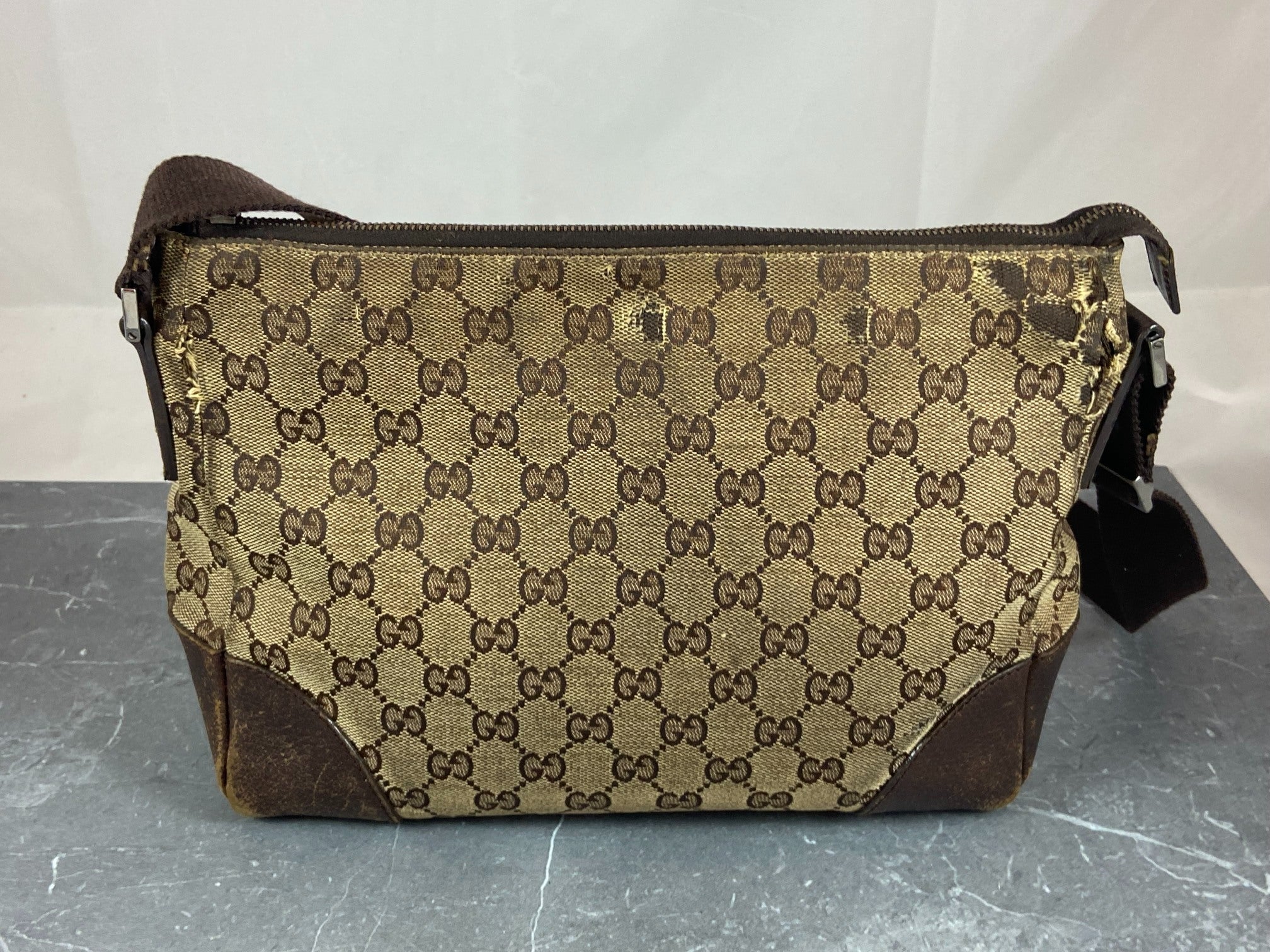 Gucci Shoulder / Messenger Bag Beige GG Monogram