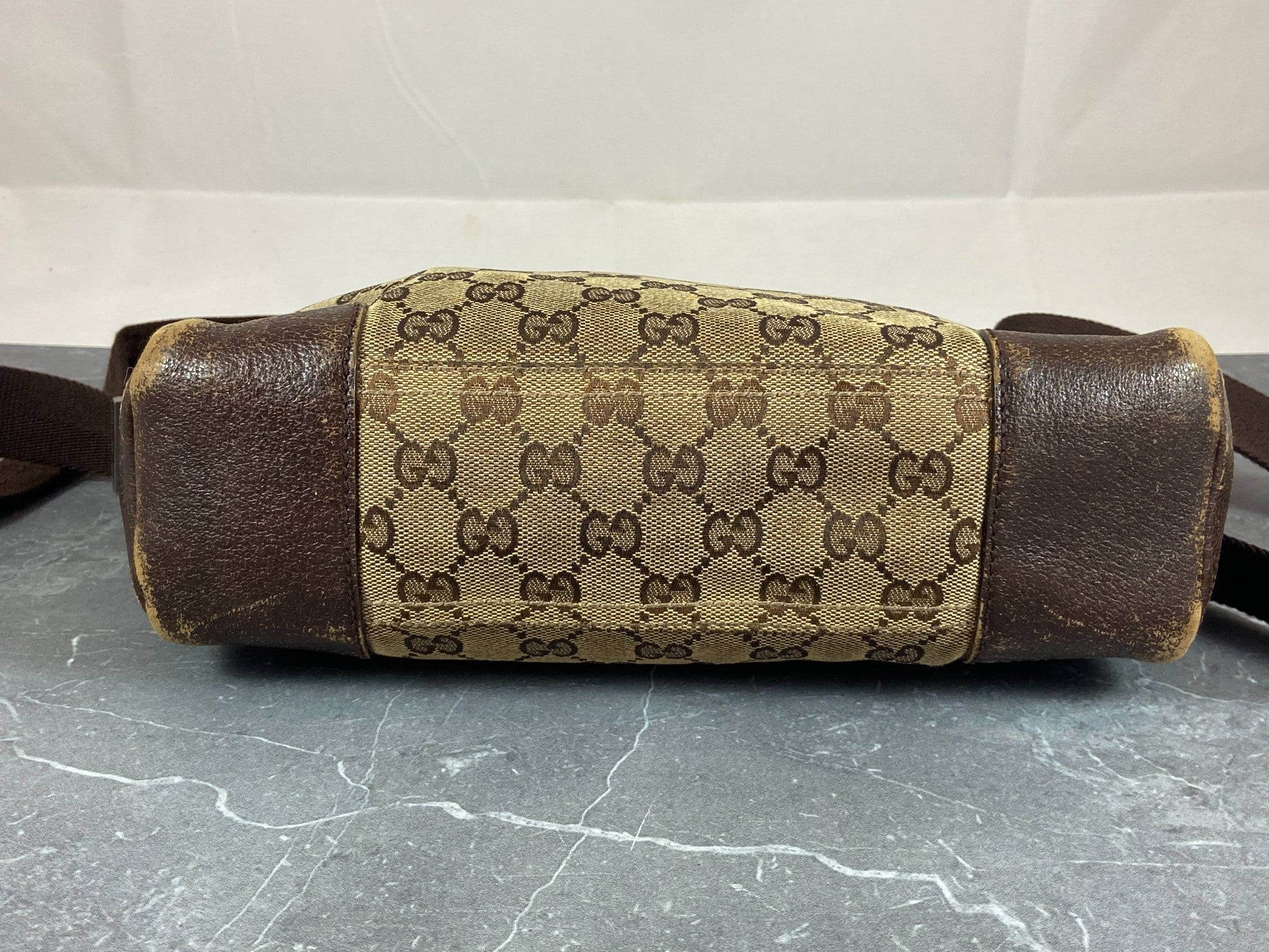 Gucci Shoulder / Messenger Bag Beige GG Monogram