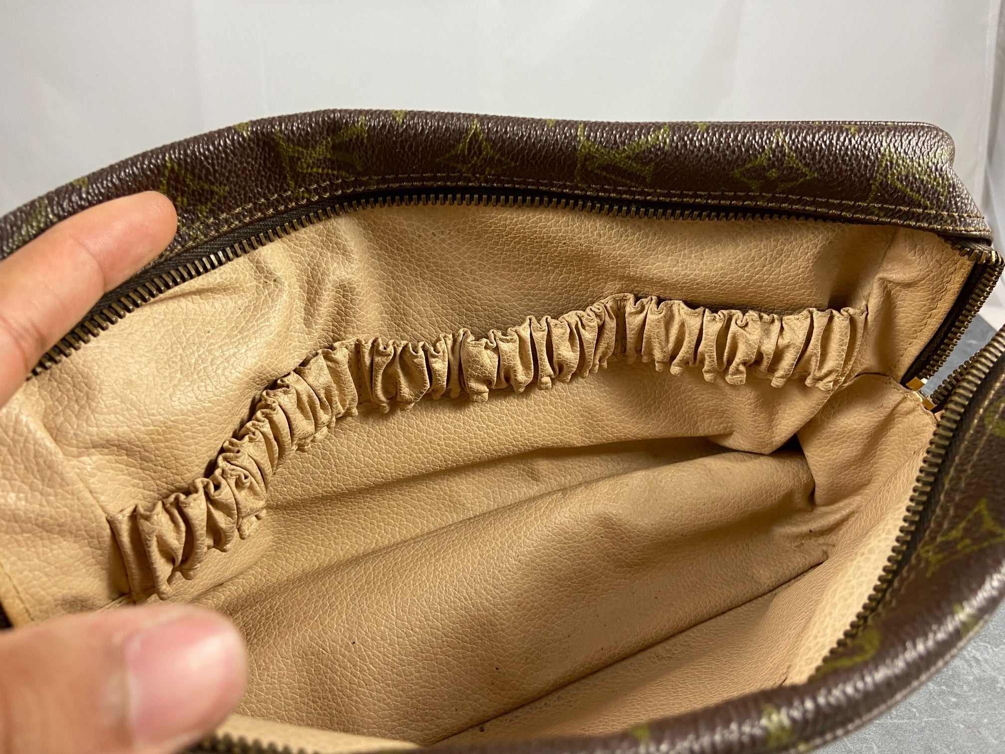 Louis Vuitton Trousse Toilette 28 Monogram Canvas