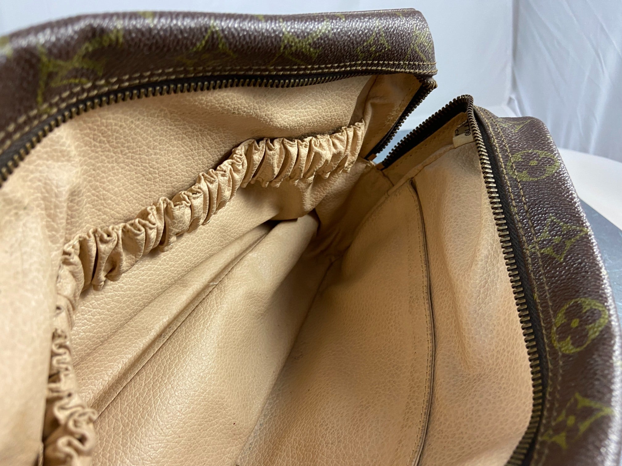 Louis Vuitton Trousse Toilette 28 Monogram Canvas