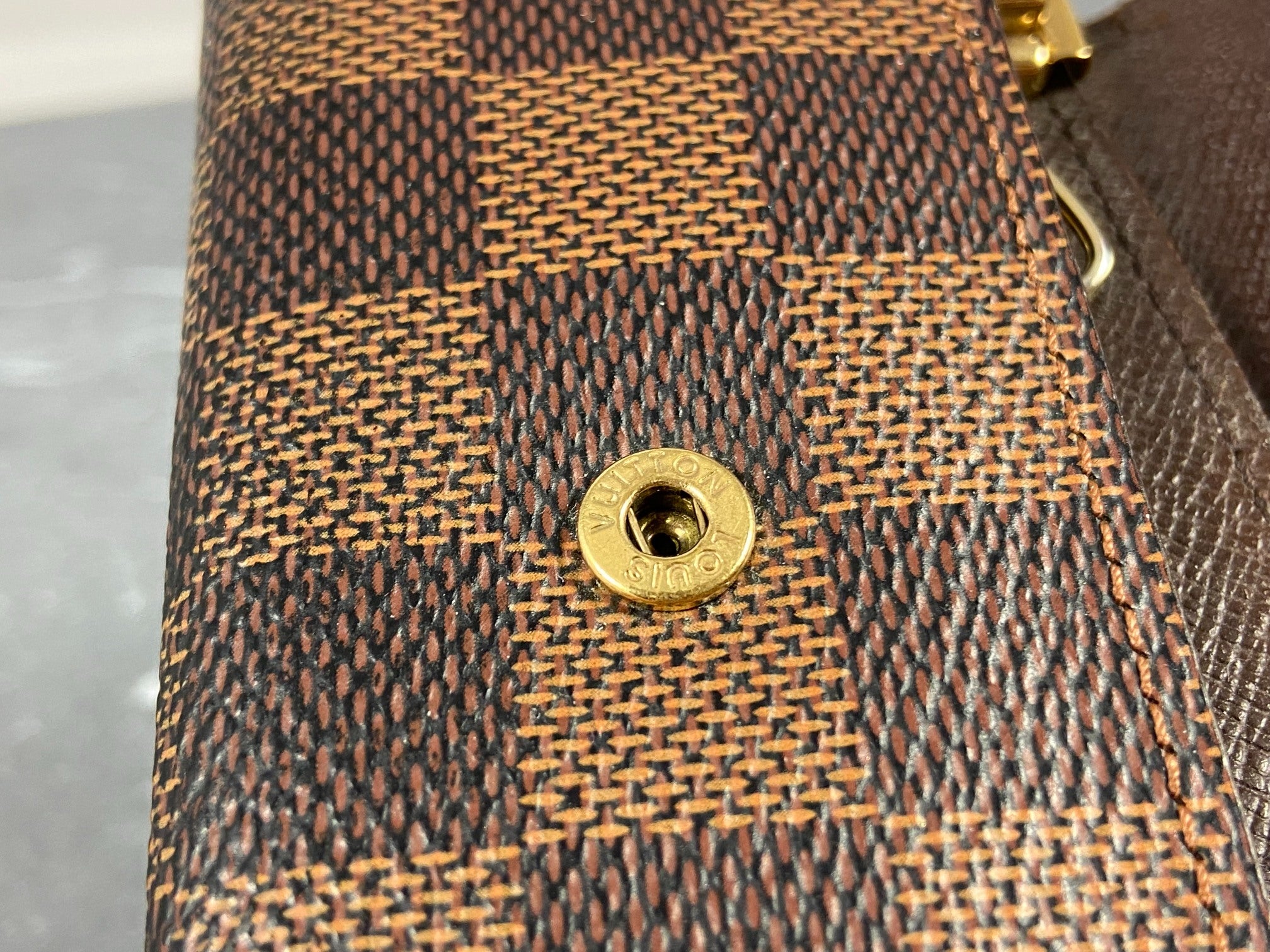 Louis Vuitton 6 Key Holder Damier Ebene Canvas