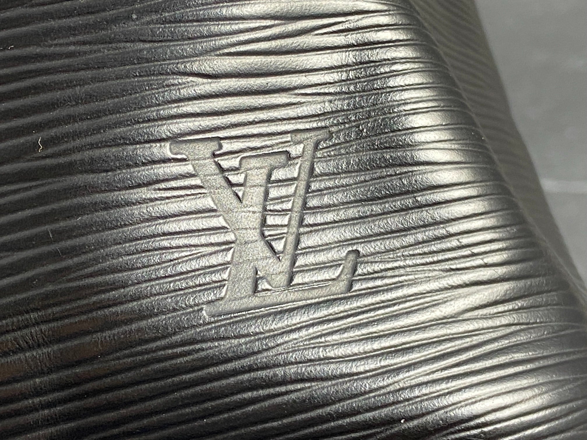 Louis Vuitton Sac Noé Petit Black Epi Leather