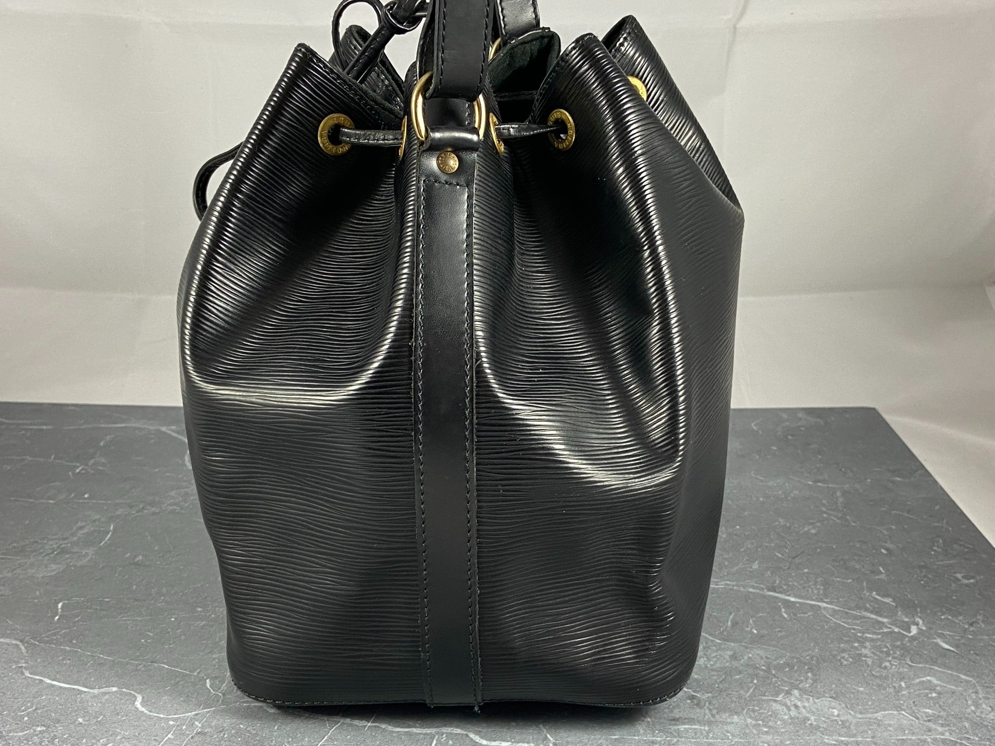 Louis Vuitton Sac Noé Petit Black Epi Leather