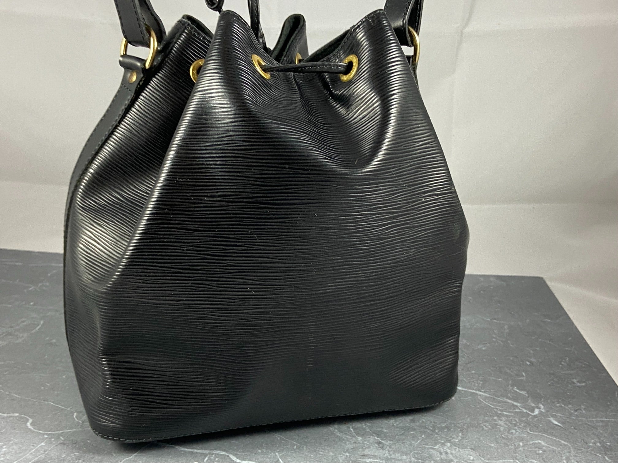 Louis Vuitton Sac Noé Petit Black Epi Leather