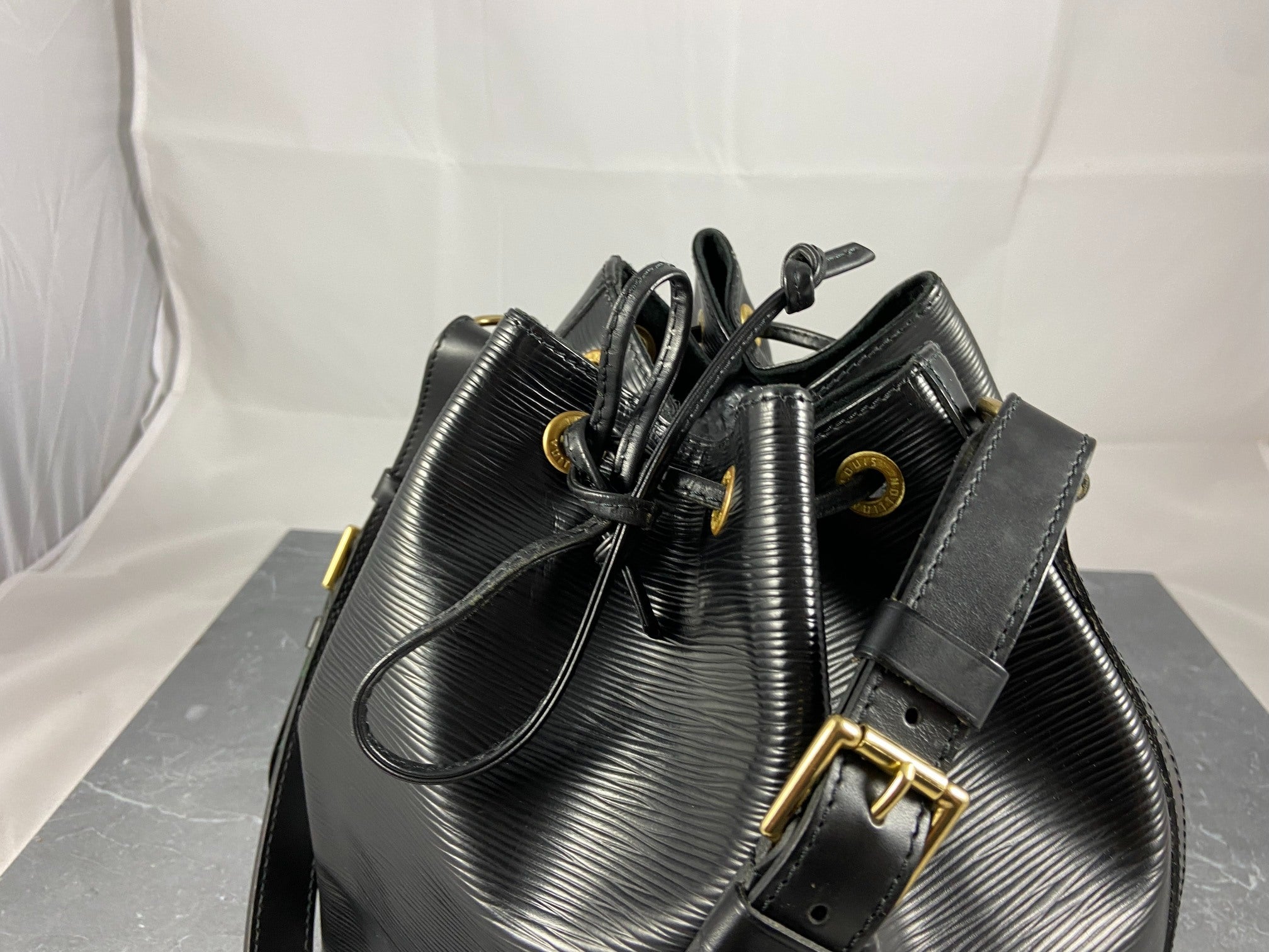 Louis Vuitton Sac Noé Petit Black Epi Leather