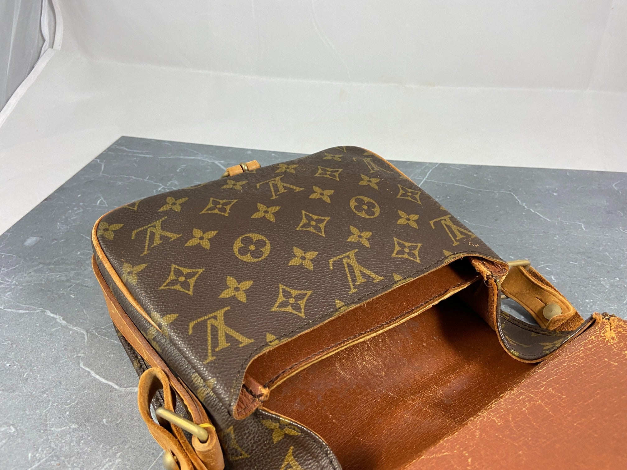 Louis Vuitton Cartouchière MM Shoulder Bag Monogram Canvas