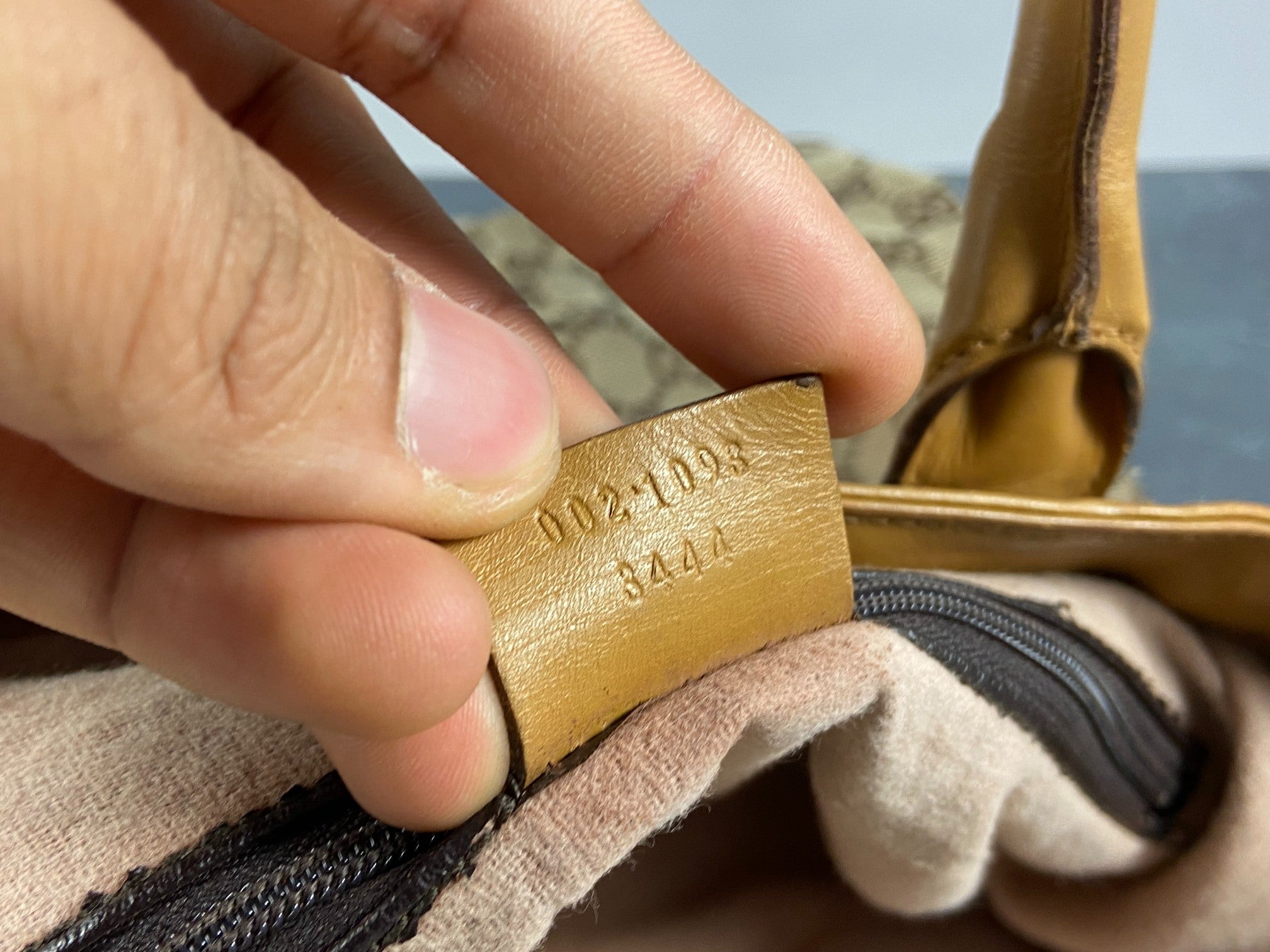 Gucci Hand / Tote Bag Beige GG Monogram