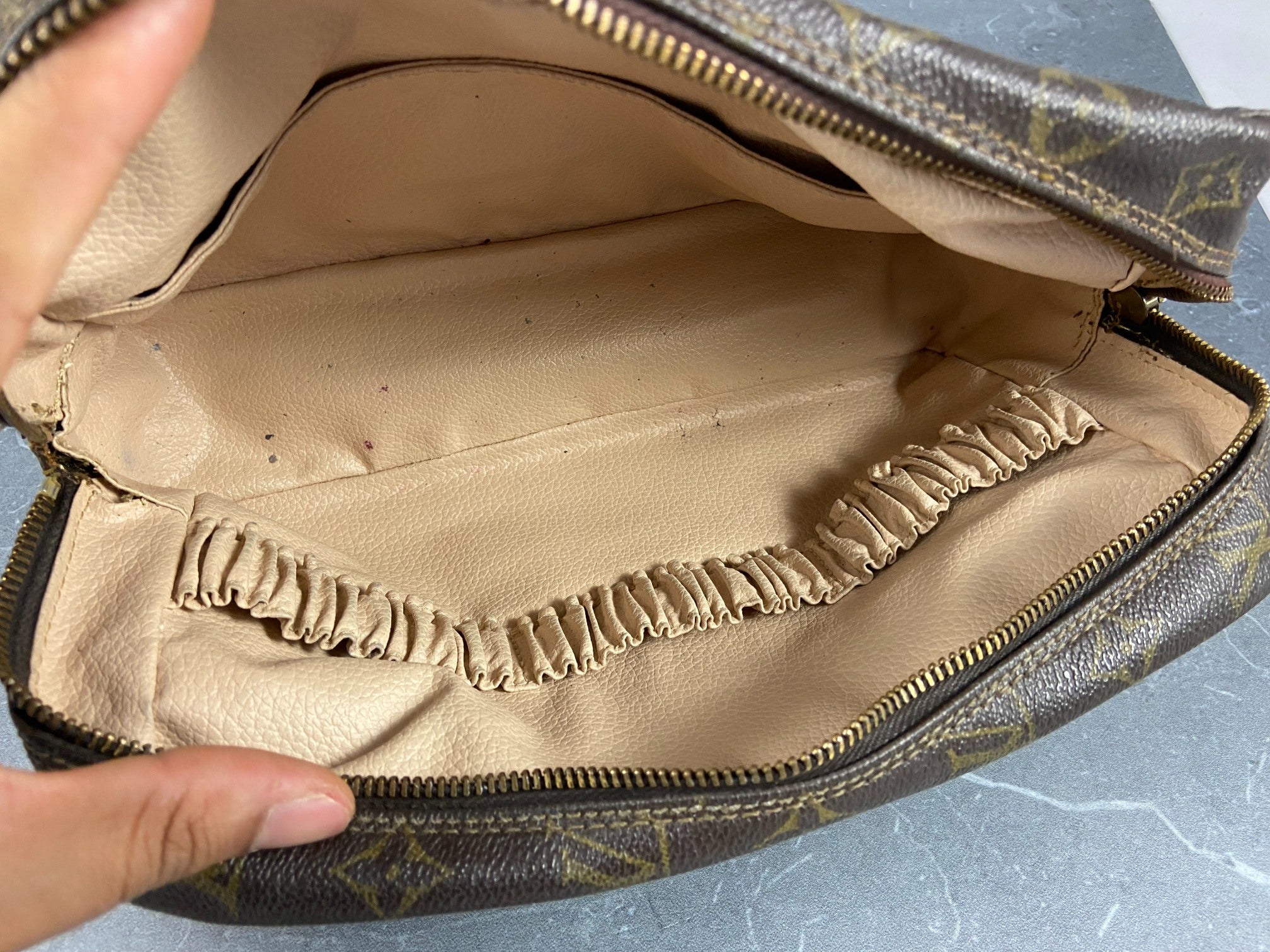 Louis Vuitton Trousse Toilette 28 Monogram Canvas