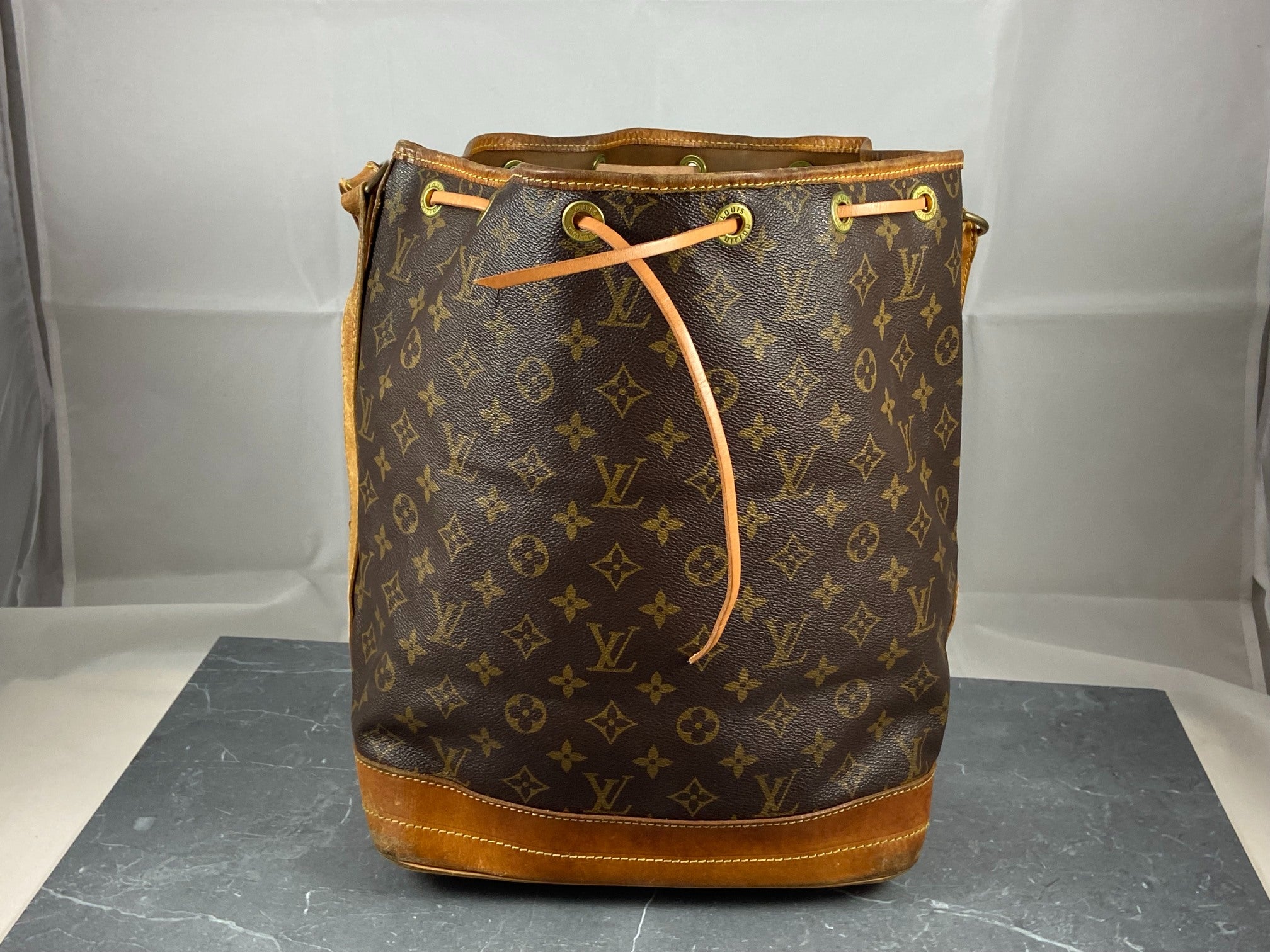 Louis Vuitton Sac Noé Grand Monogram Canvas