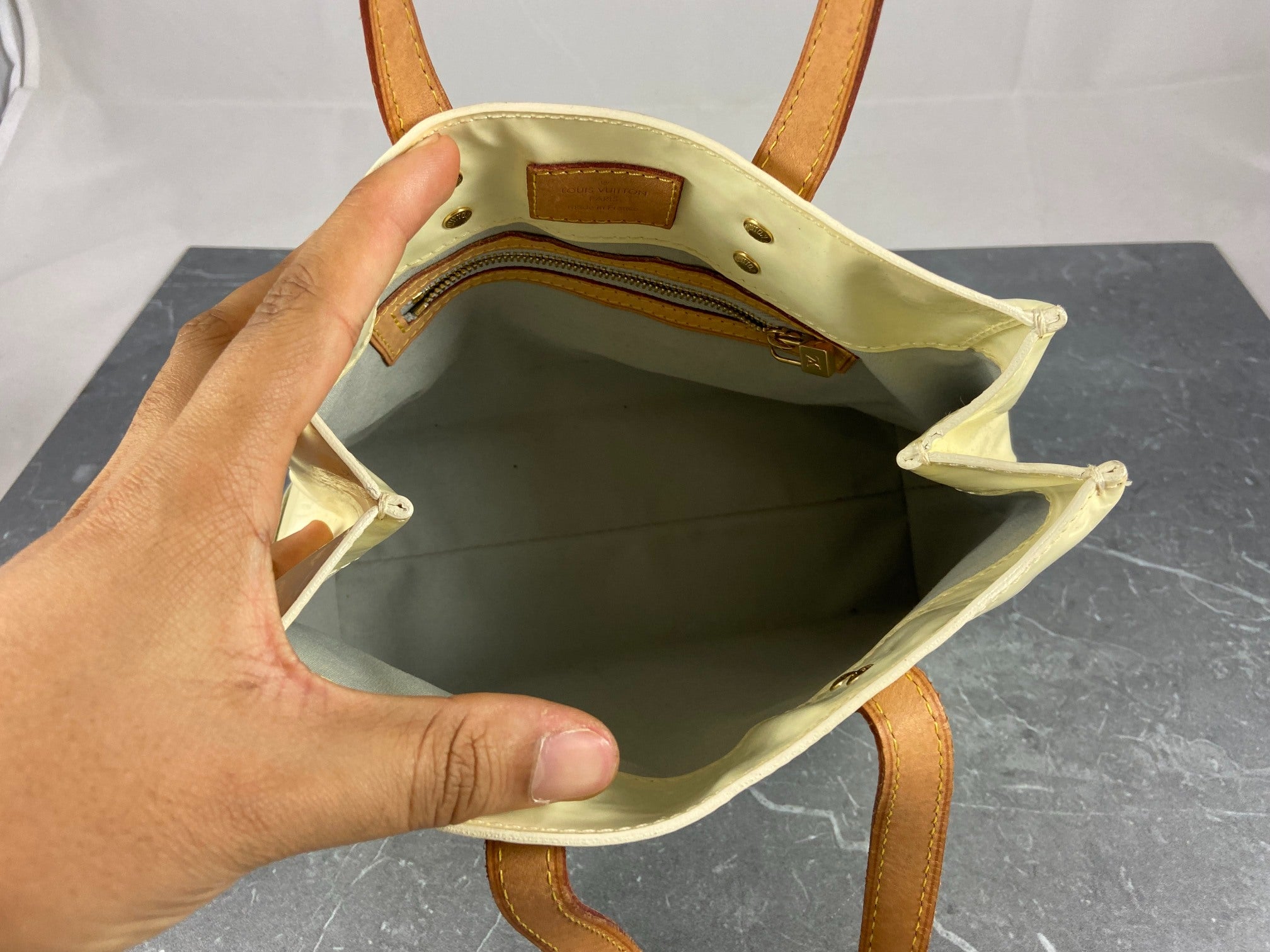 Louis Vuitton Reade PM Beige Vernis Leather