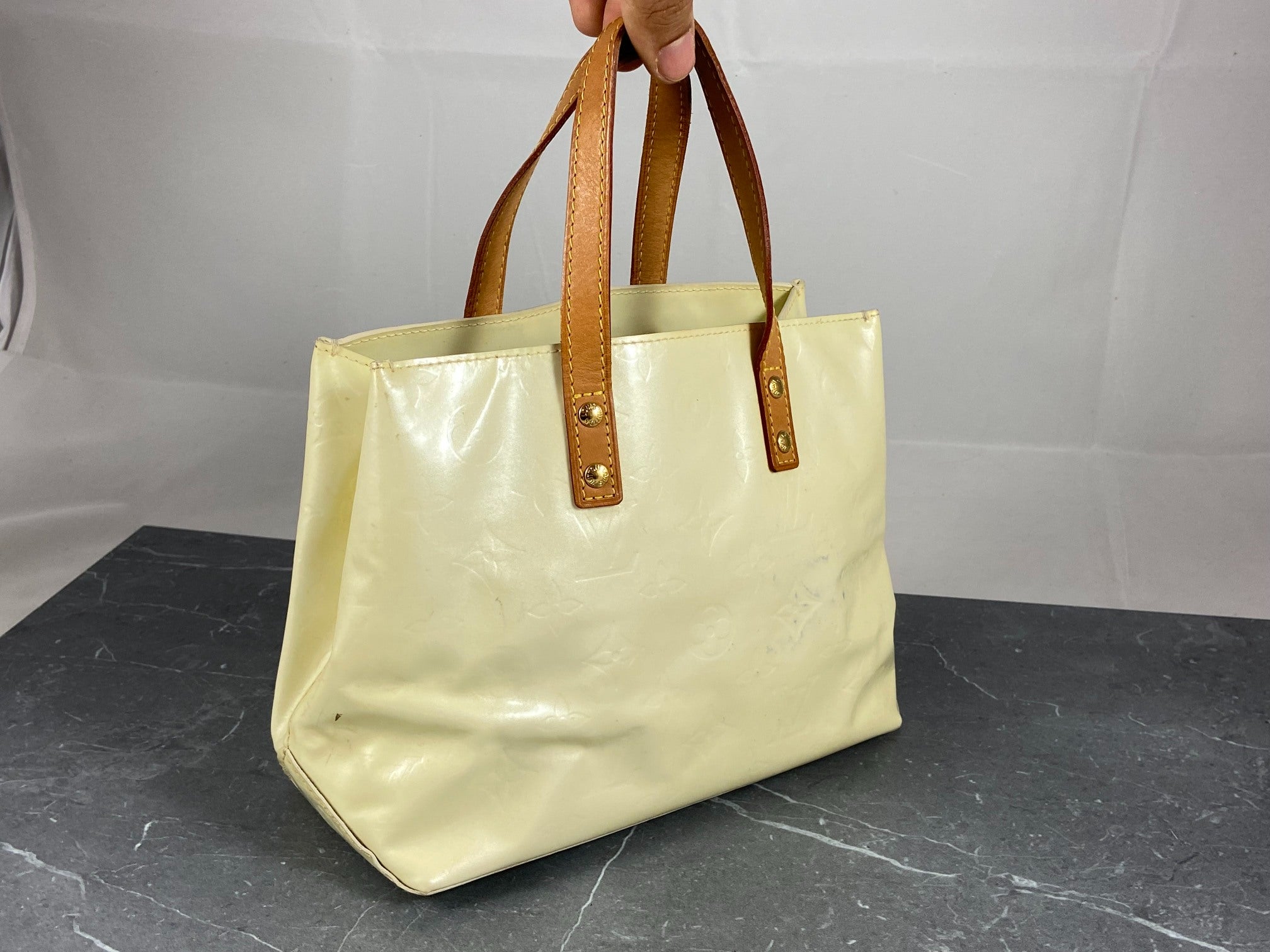 Louis Vuitton Reade PM Beige Vernis Leather