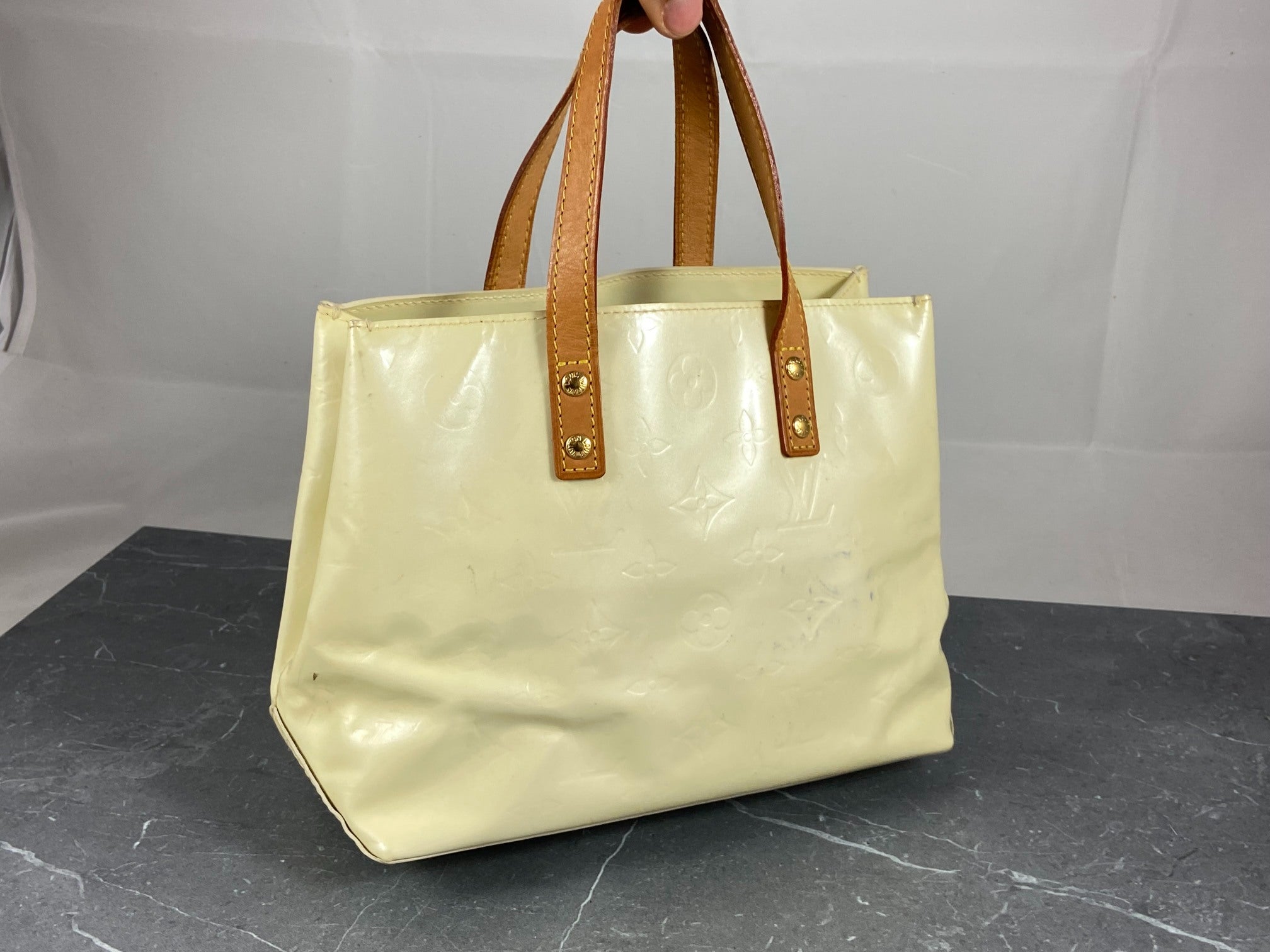 Louis Vuitton Reade PM Beige Vernis Leather