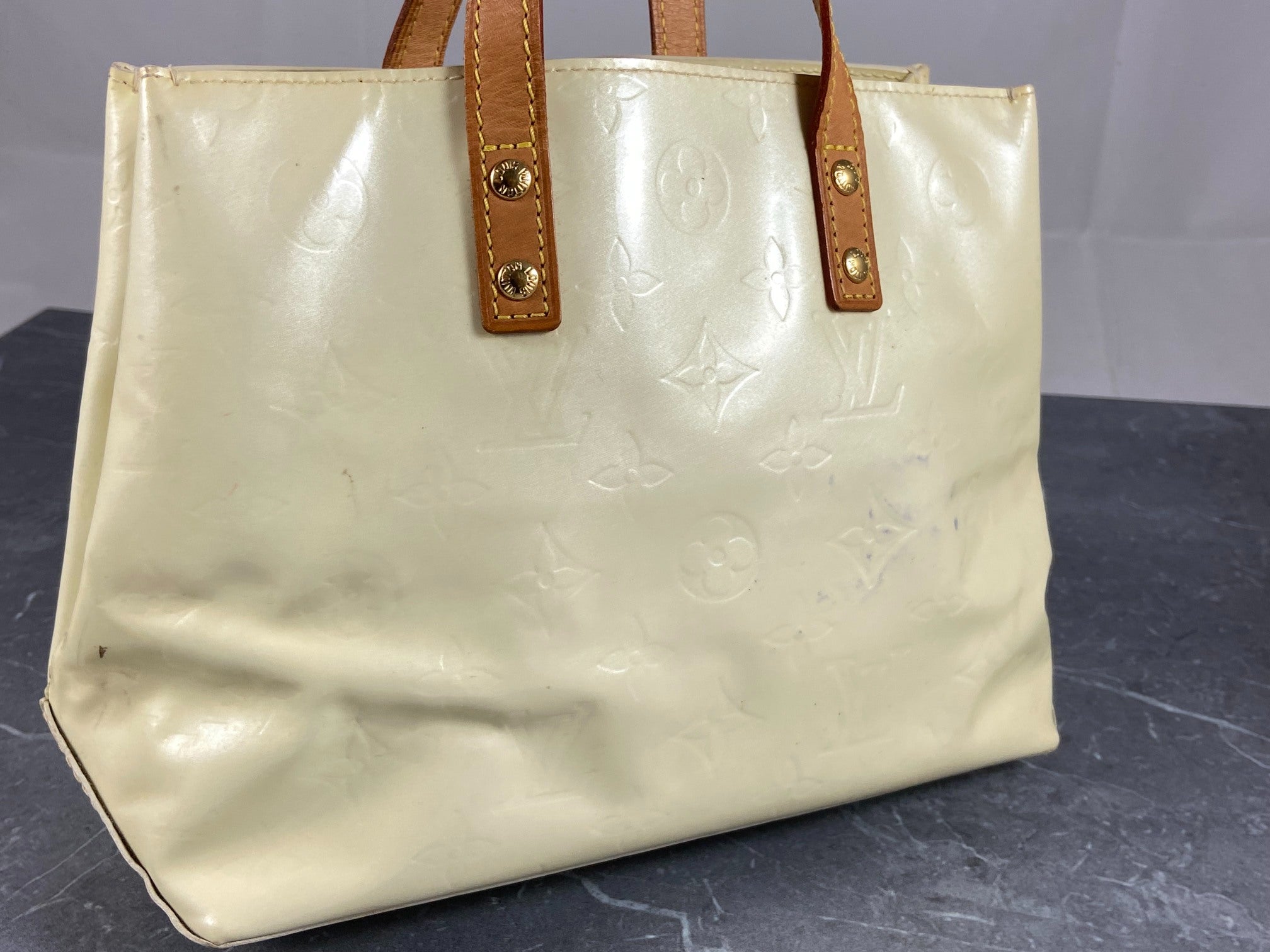 Louis Vuitton Reade PM Beige Vernis Leather