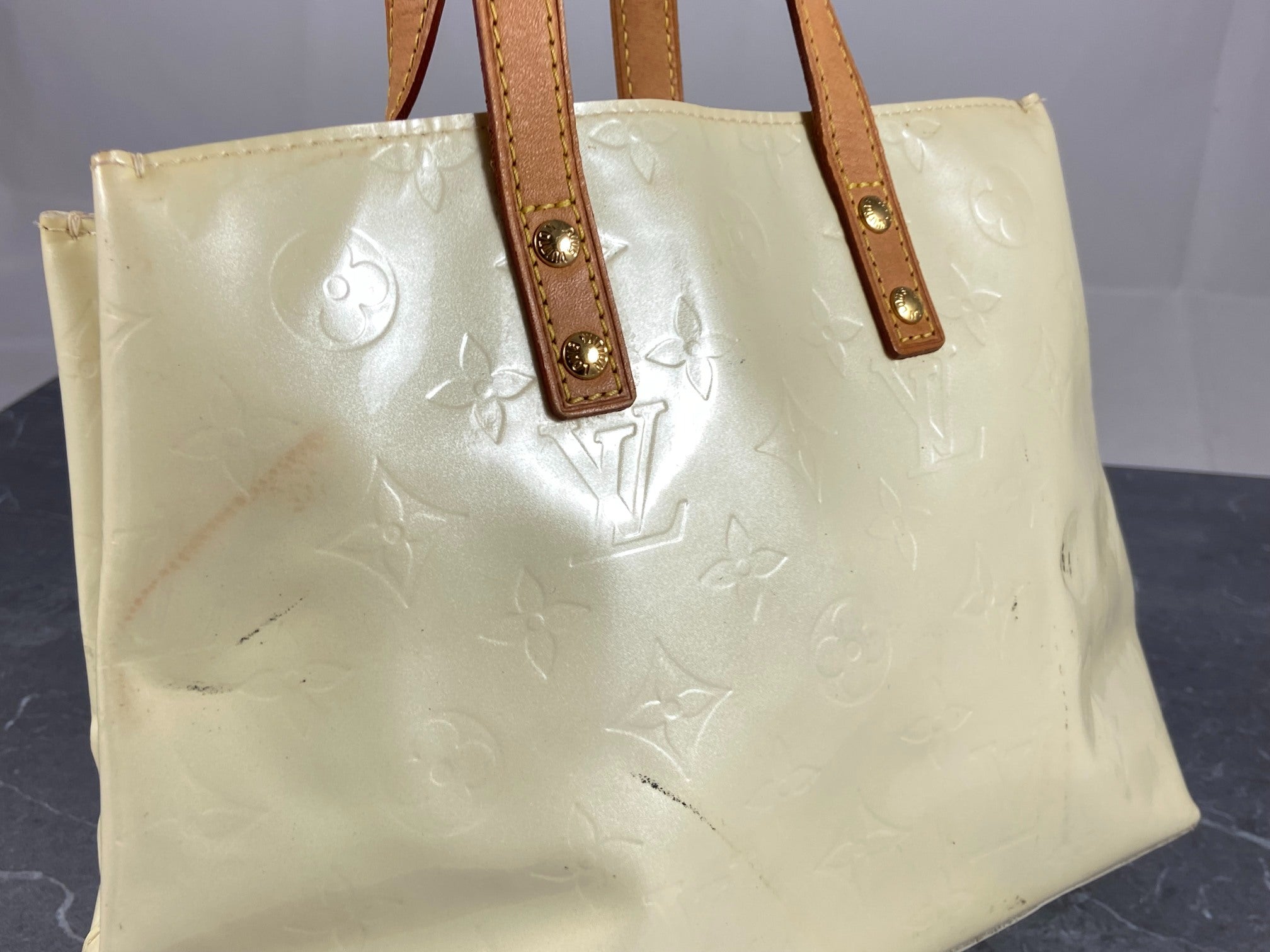 Louis Vuitton Reade PM Beige Vernis Leather