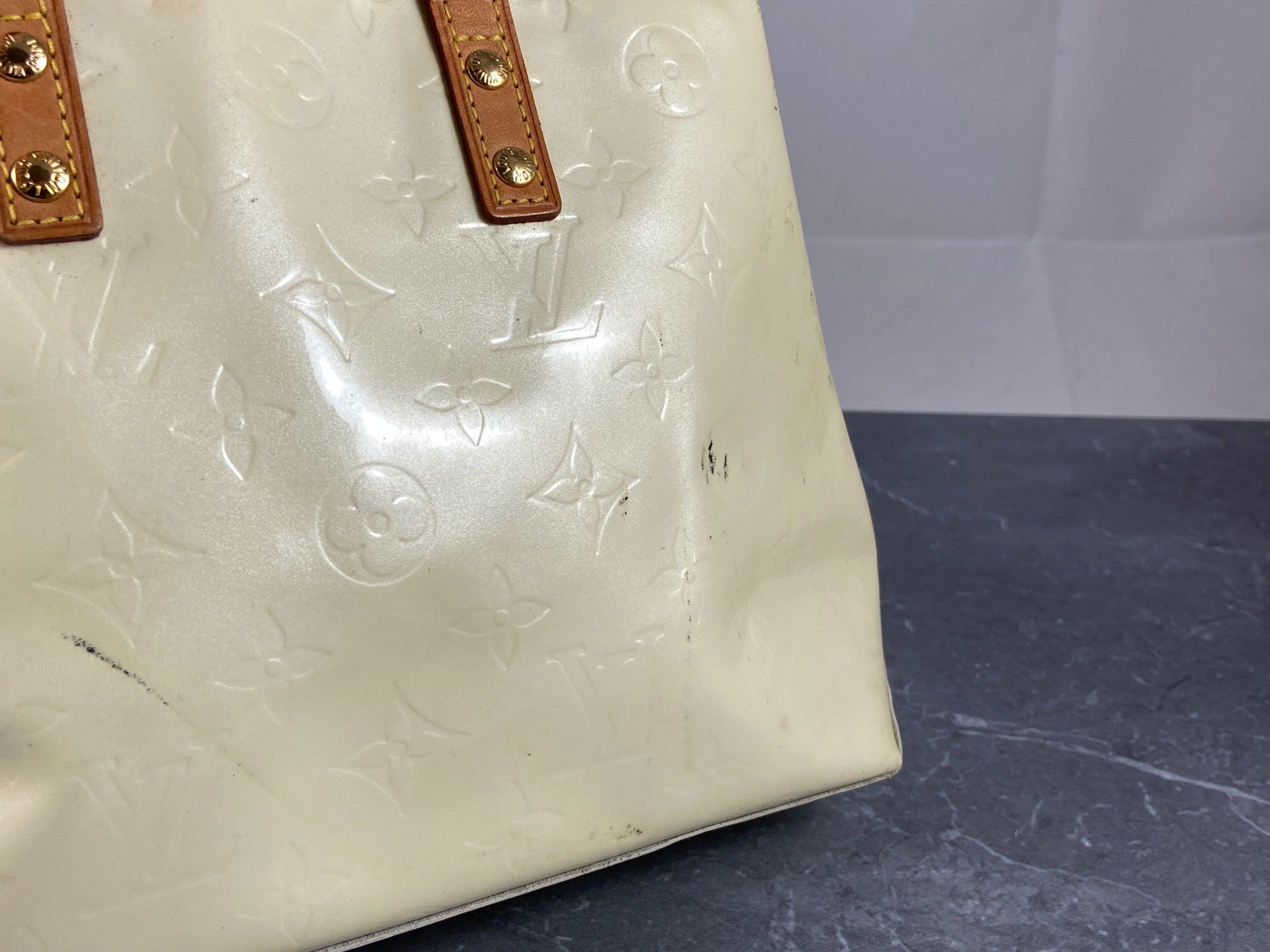 Louis Vuitton Reade PM Beige Vernis Leather