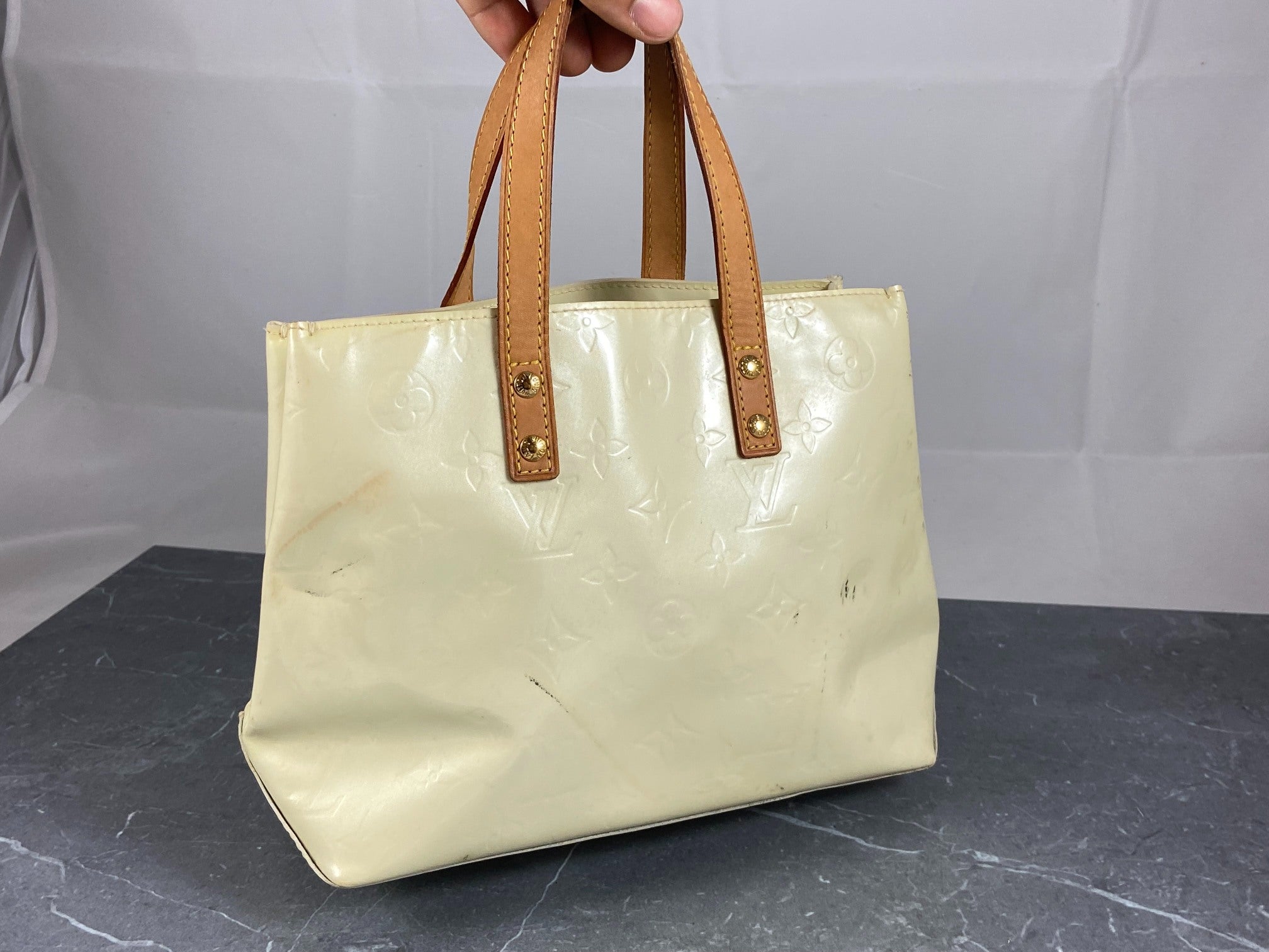 Louis Vuitton Reade PM Beige Vernis Leather