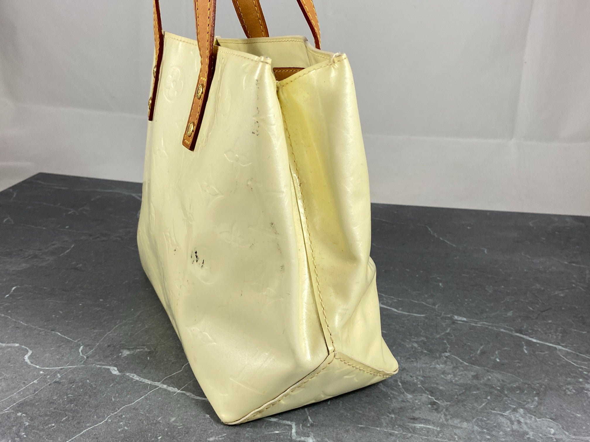 Louis Vuitton Reade PM Beige Vernis Leather