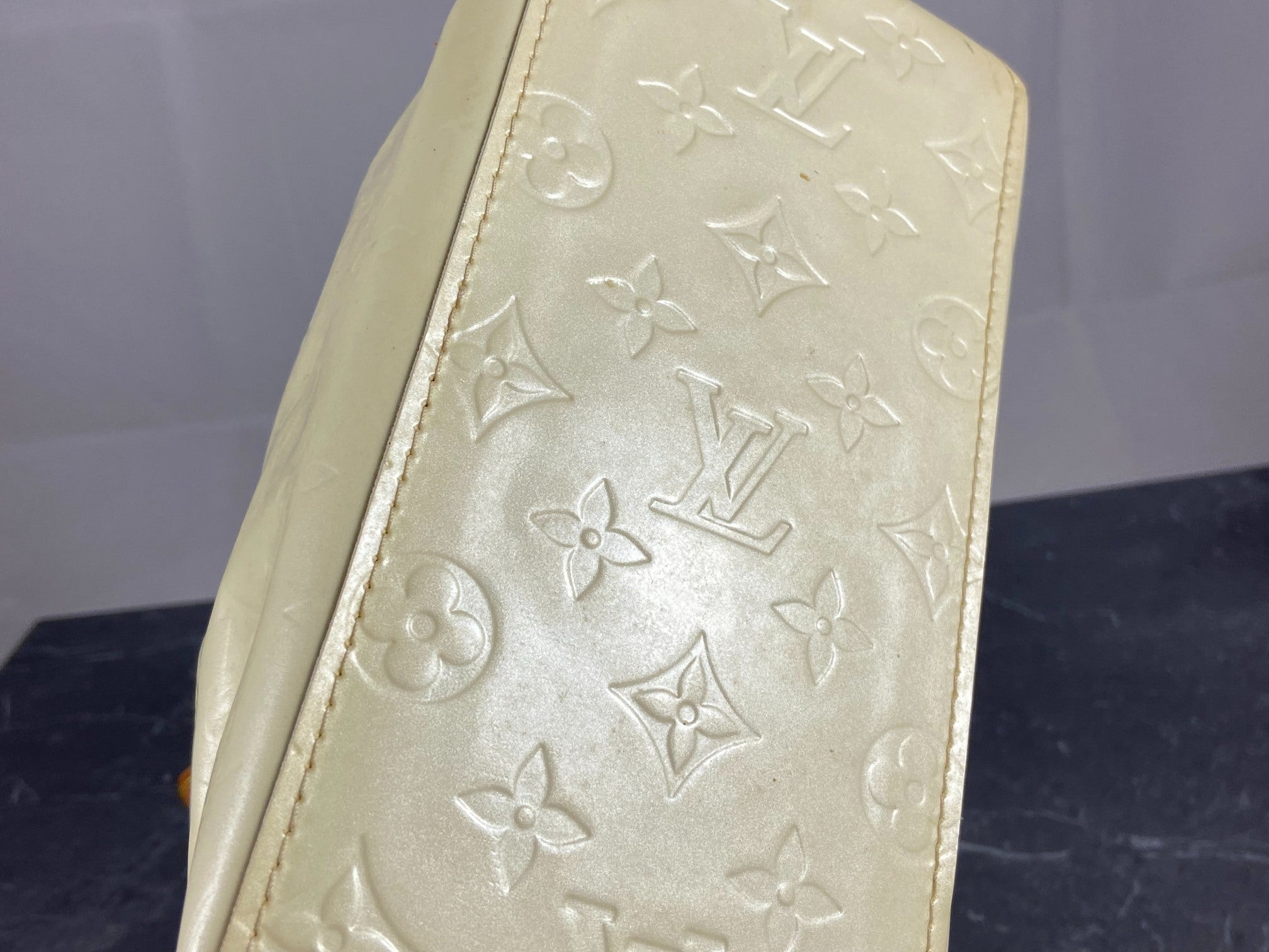 Louis Vuitton Reade PM Beige Vernis Leather