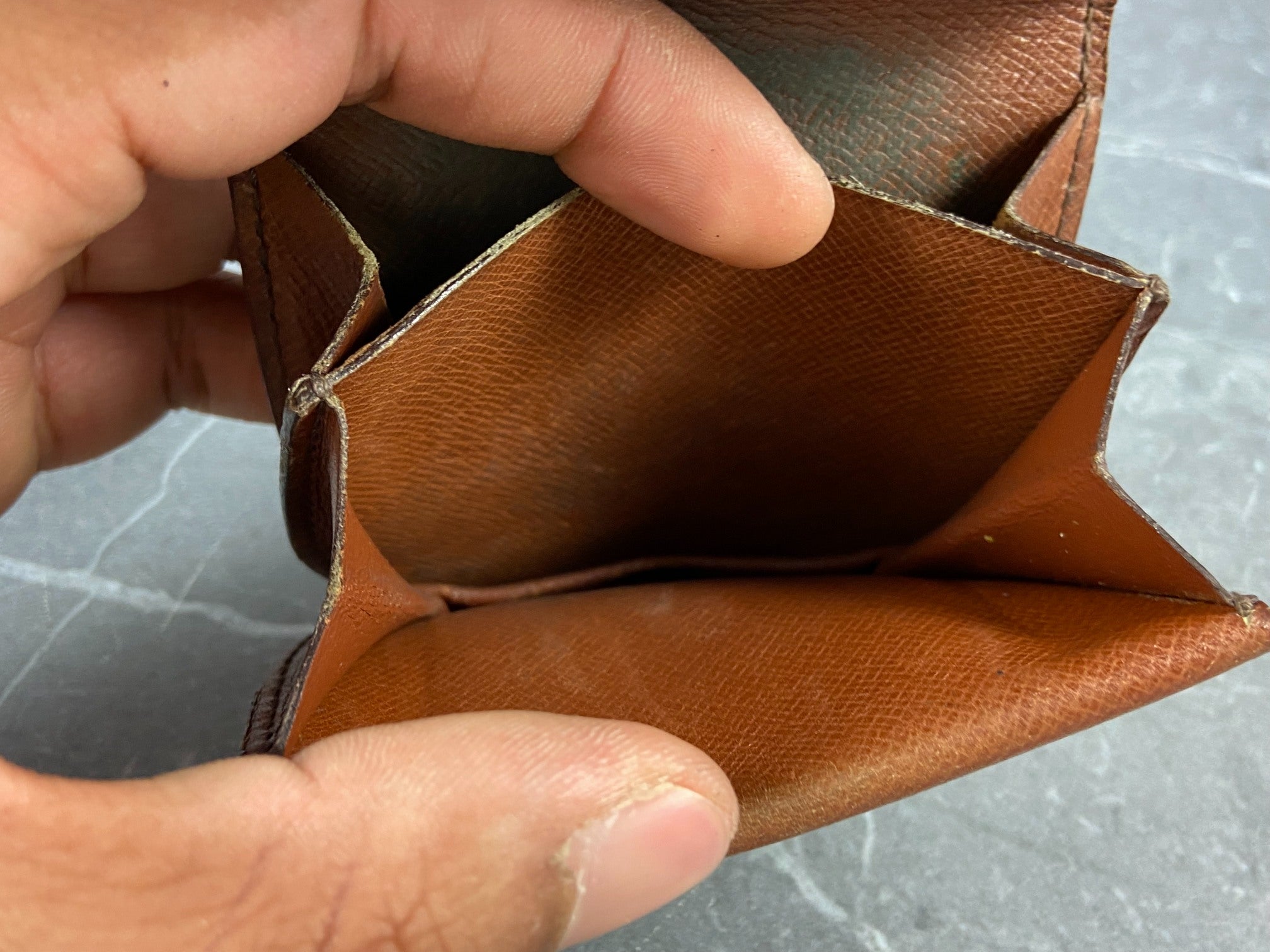 Louis Vuitton Coin Portemonnaie Gousset Monogram Canvas