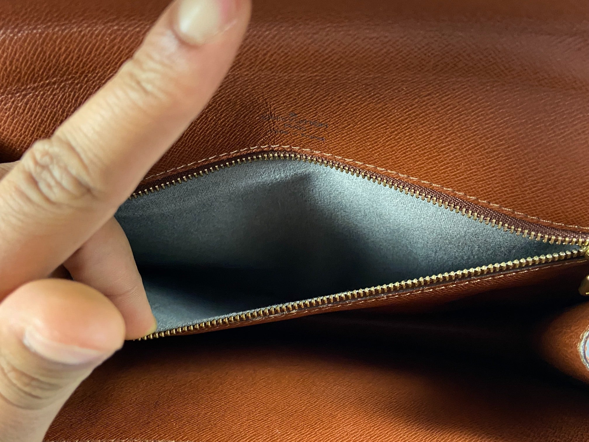 Louis Vuitton Monceau 28 Monogram Canvas