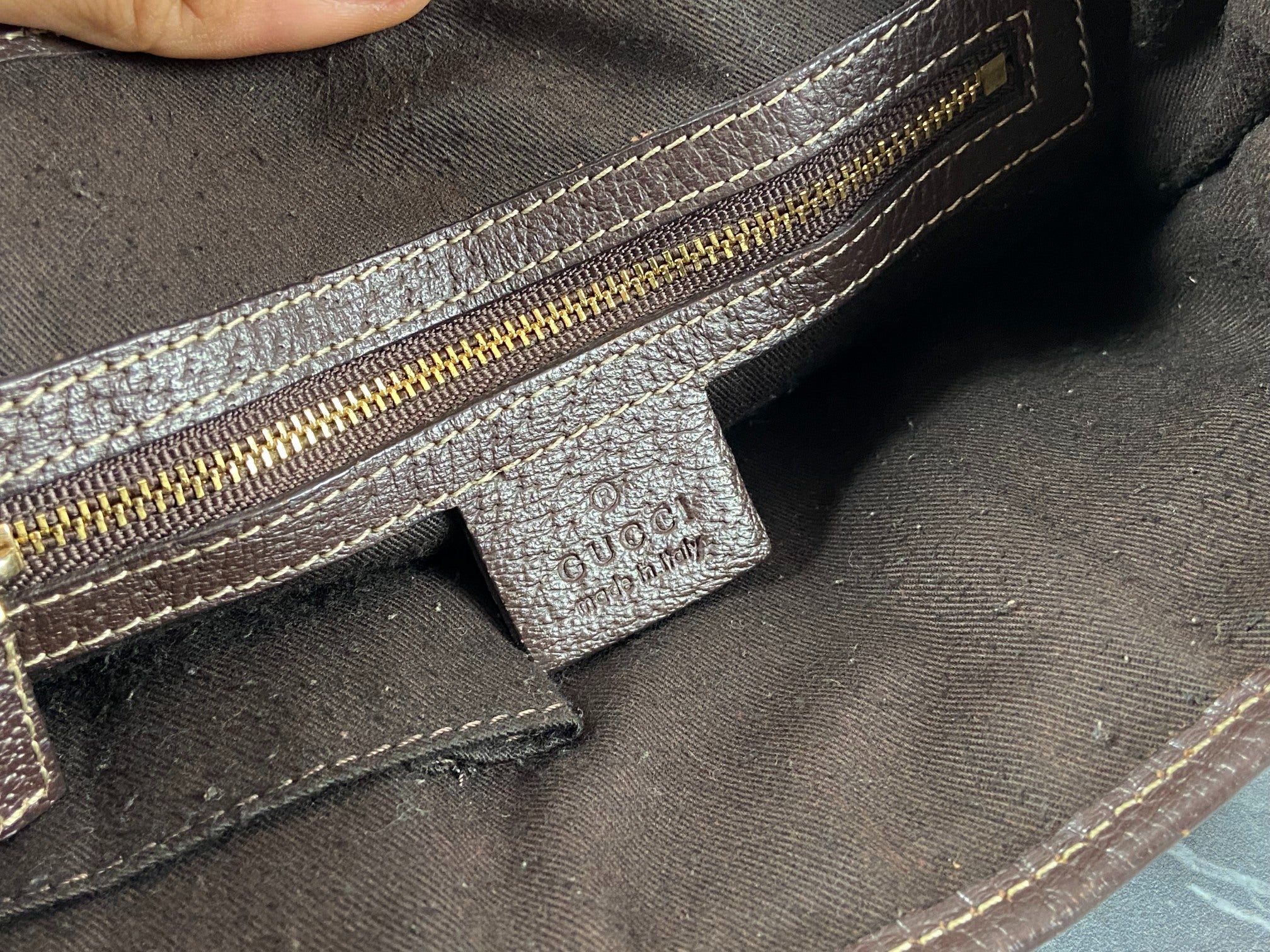 Gucci Charmy Hand / Shopper Bag Beige GG Monogram