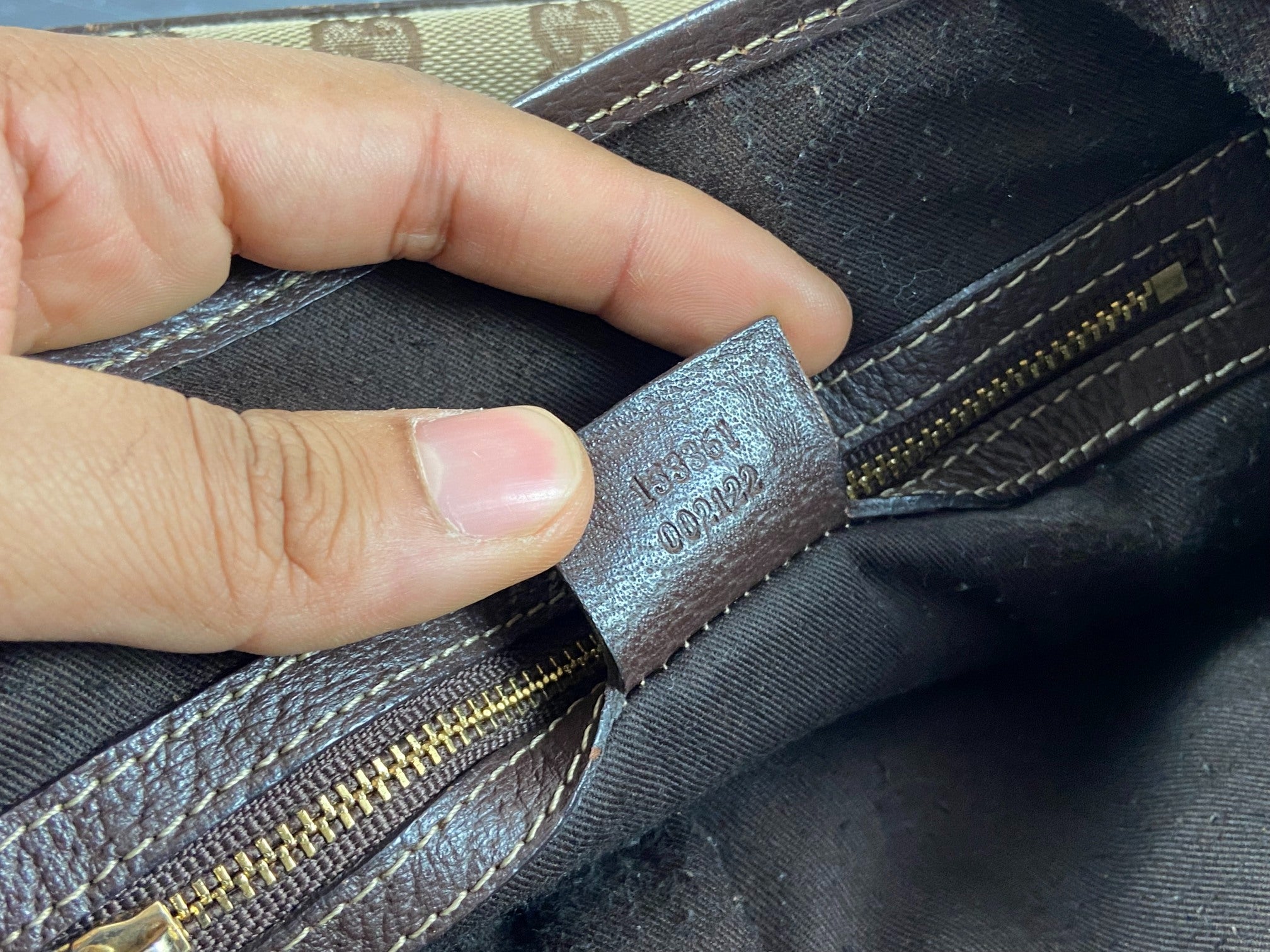 Gucci Charmy Hand / Shopper Bag Beige GG Monogram