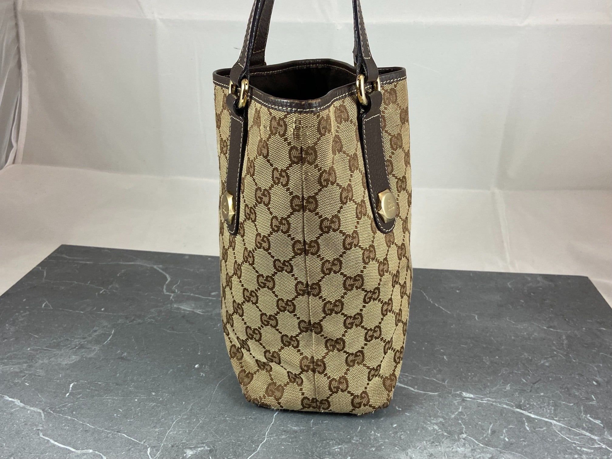 Gucci Charmy Hand / Shopper Bag Beige GG Monogram