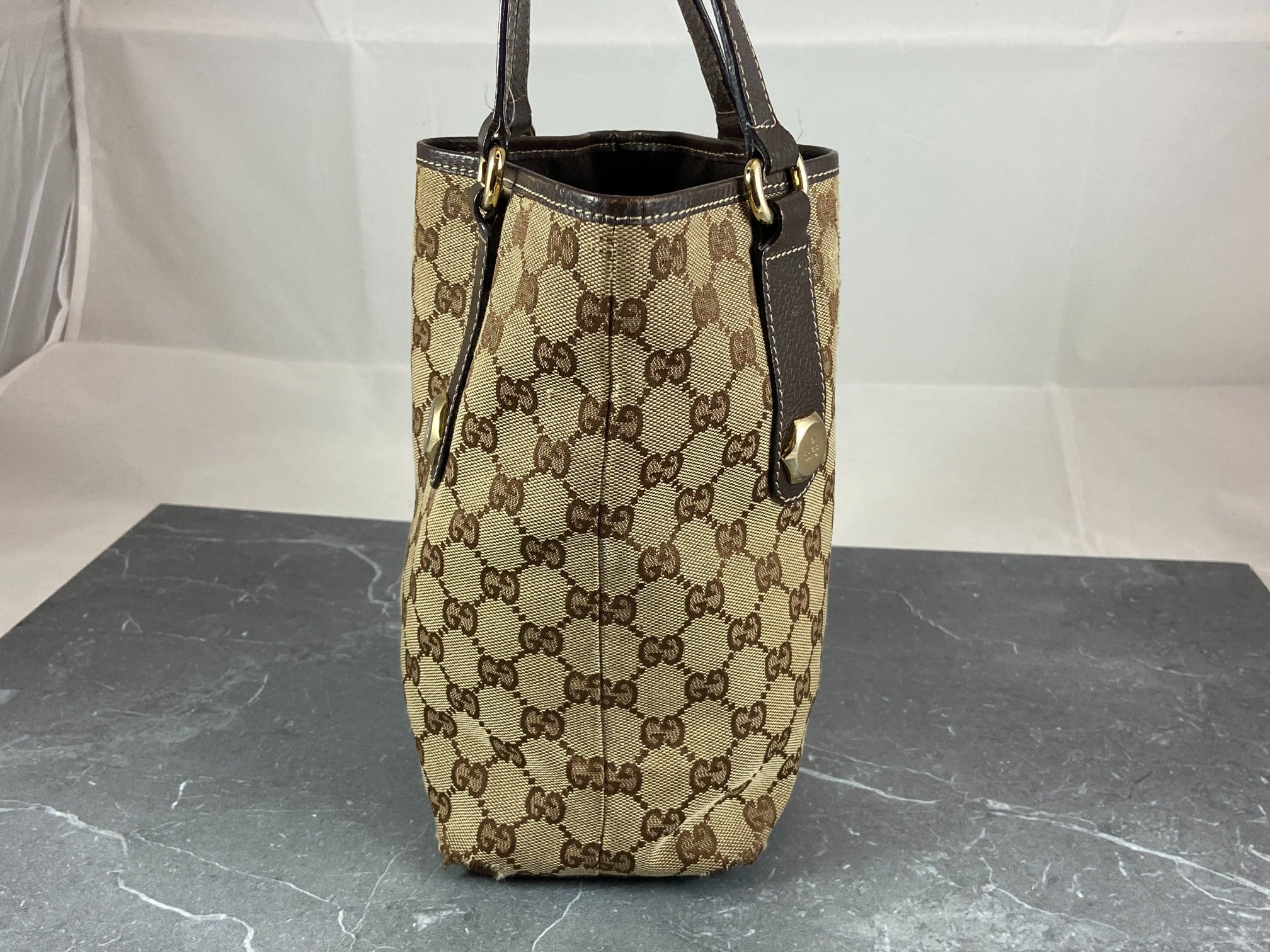 Gucci Charmy Hand / Shopper Bag Beige GG Monogram