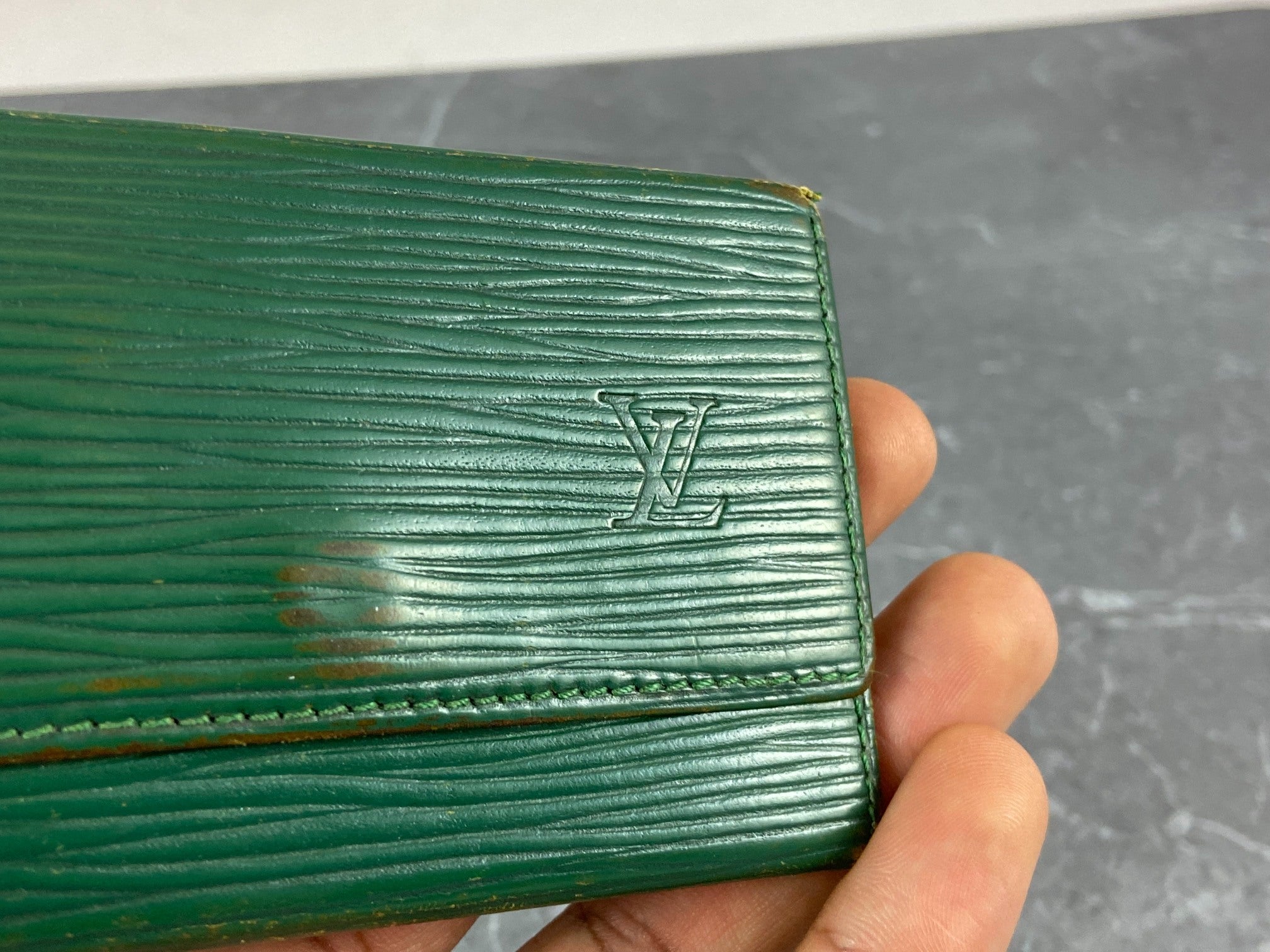 Louis Vuitton 6 Key Holder Black Epi Leather