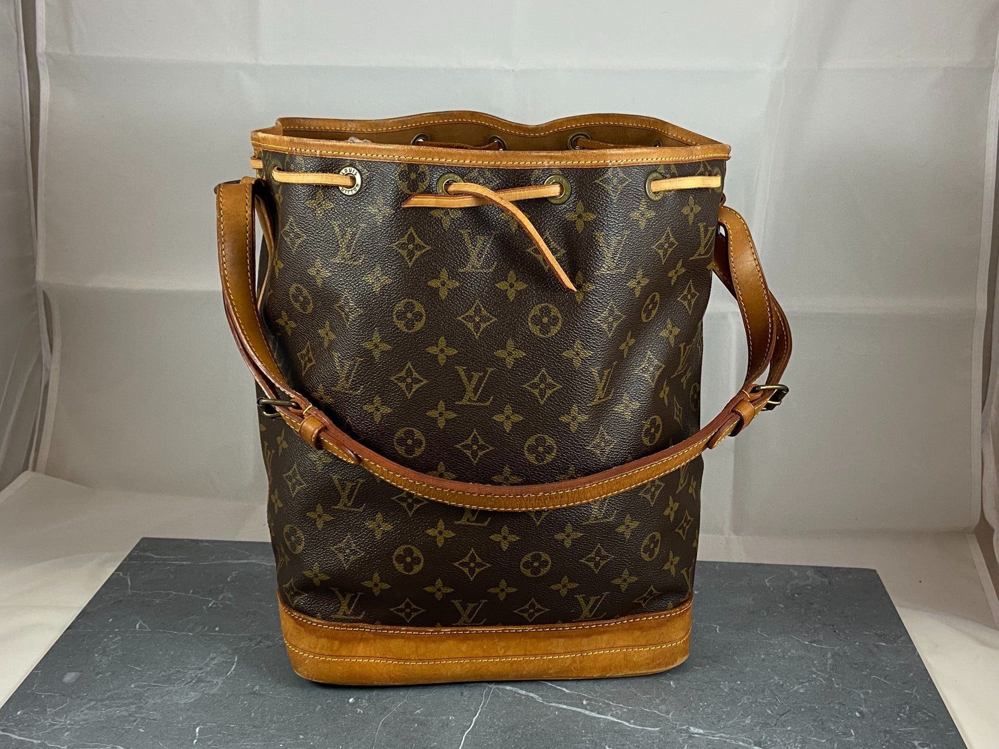 Louis Vuitton Sac Noé Grand Monogram Canvas