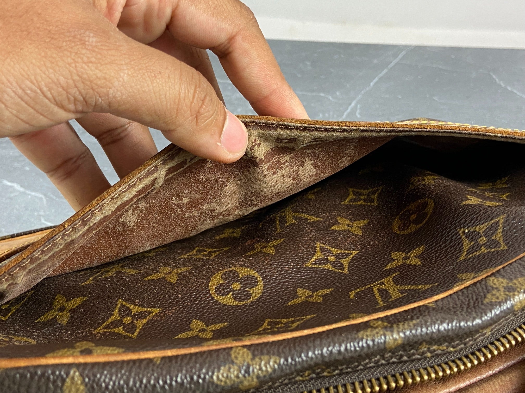 Louis Vuitton Clutch Compiègne 28 Monogram Canvas