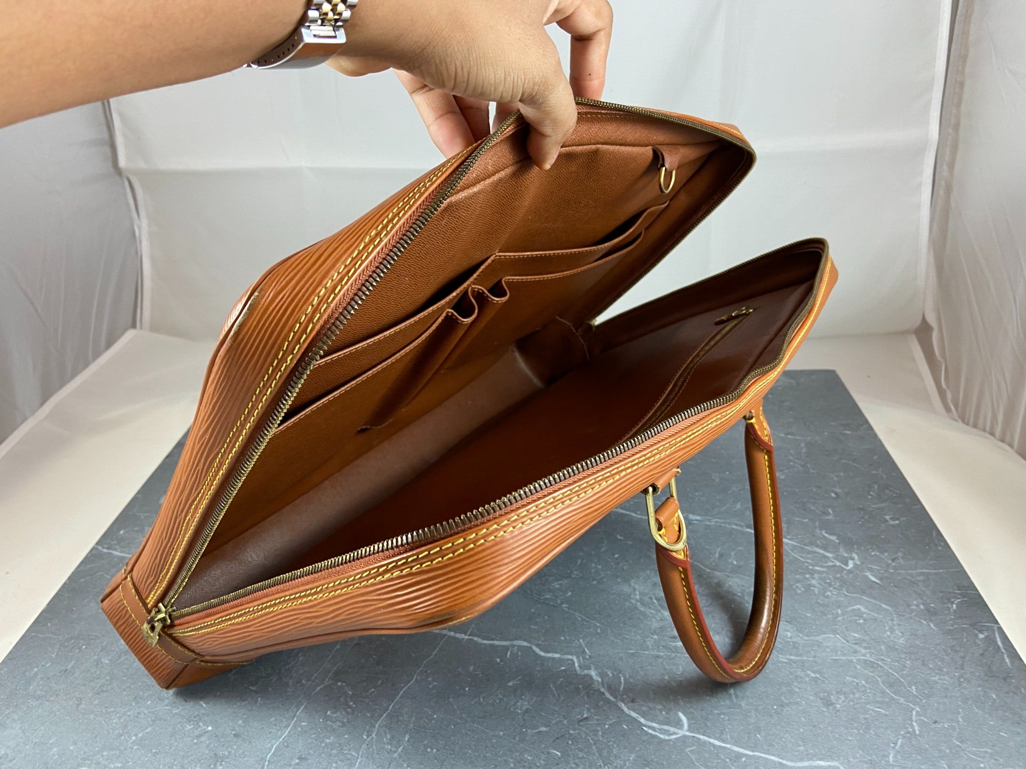 Louis Vuitton Porte Documents Voyage Brown Epi Leather