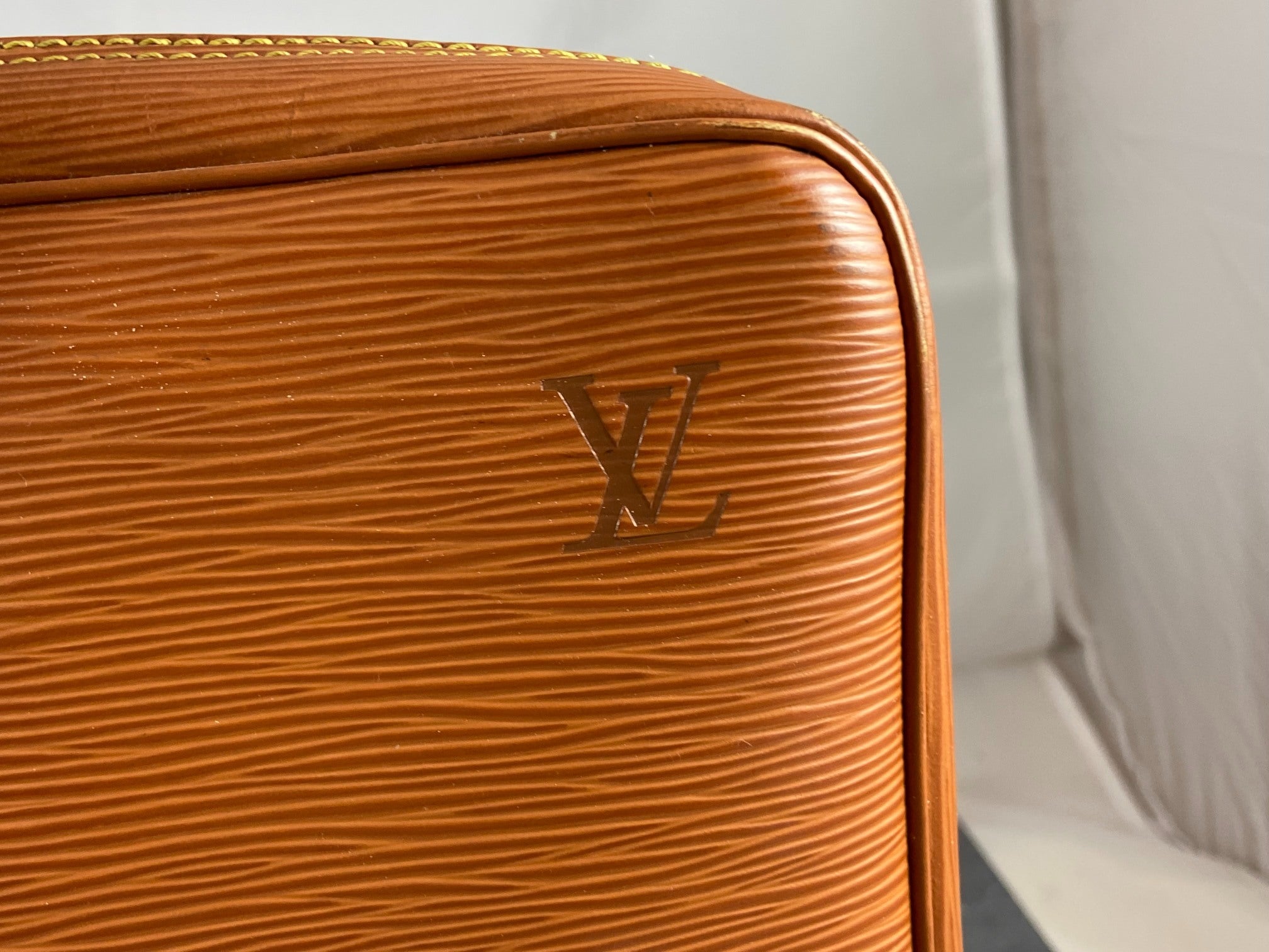 Louis Vuitton Porte Documents Voyage Brown Epi Leather