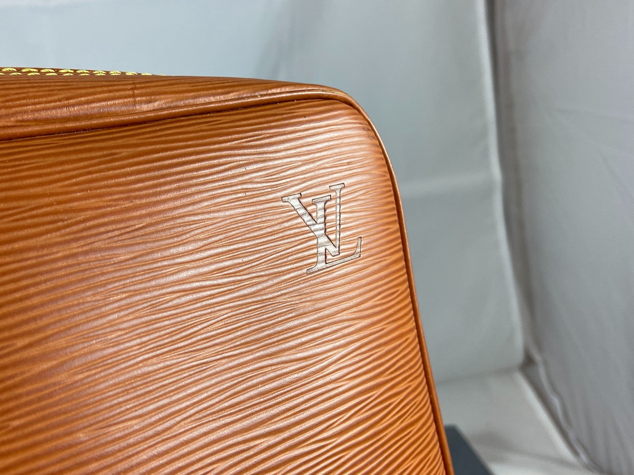 Louis Vuitton Porte Documents Voyage Brown Epi Leather