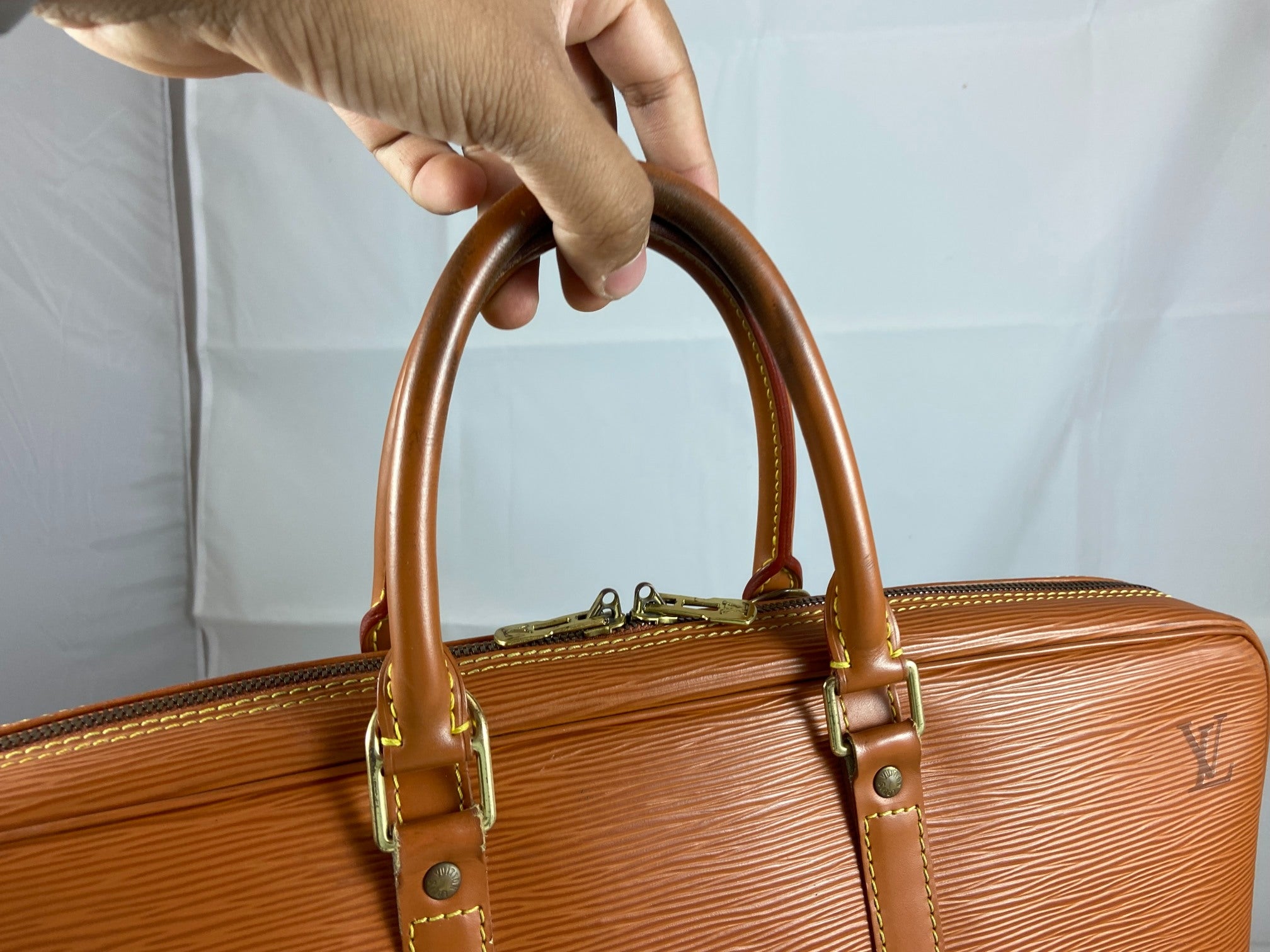 Louis Vuitton Porte Documents Voyage Brown Epi Leather