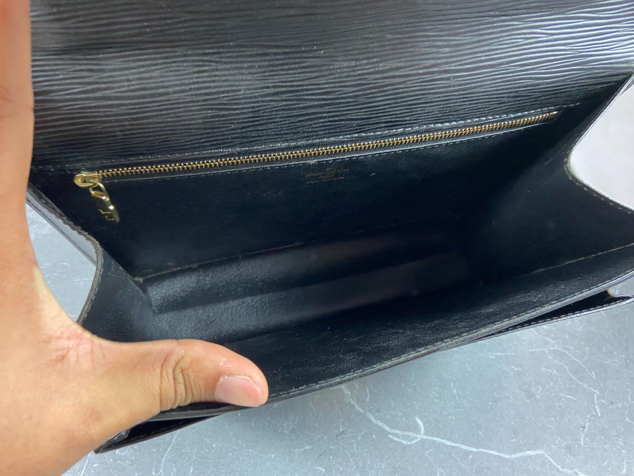 Louis Vuitton Monceau 28 Black Epi Leather